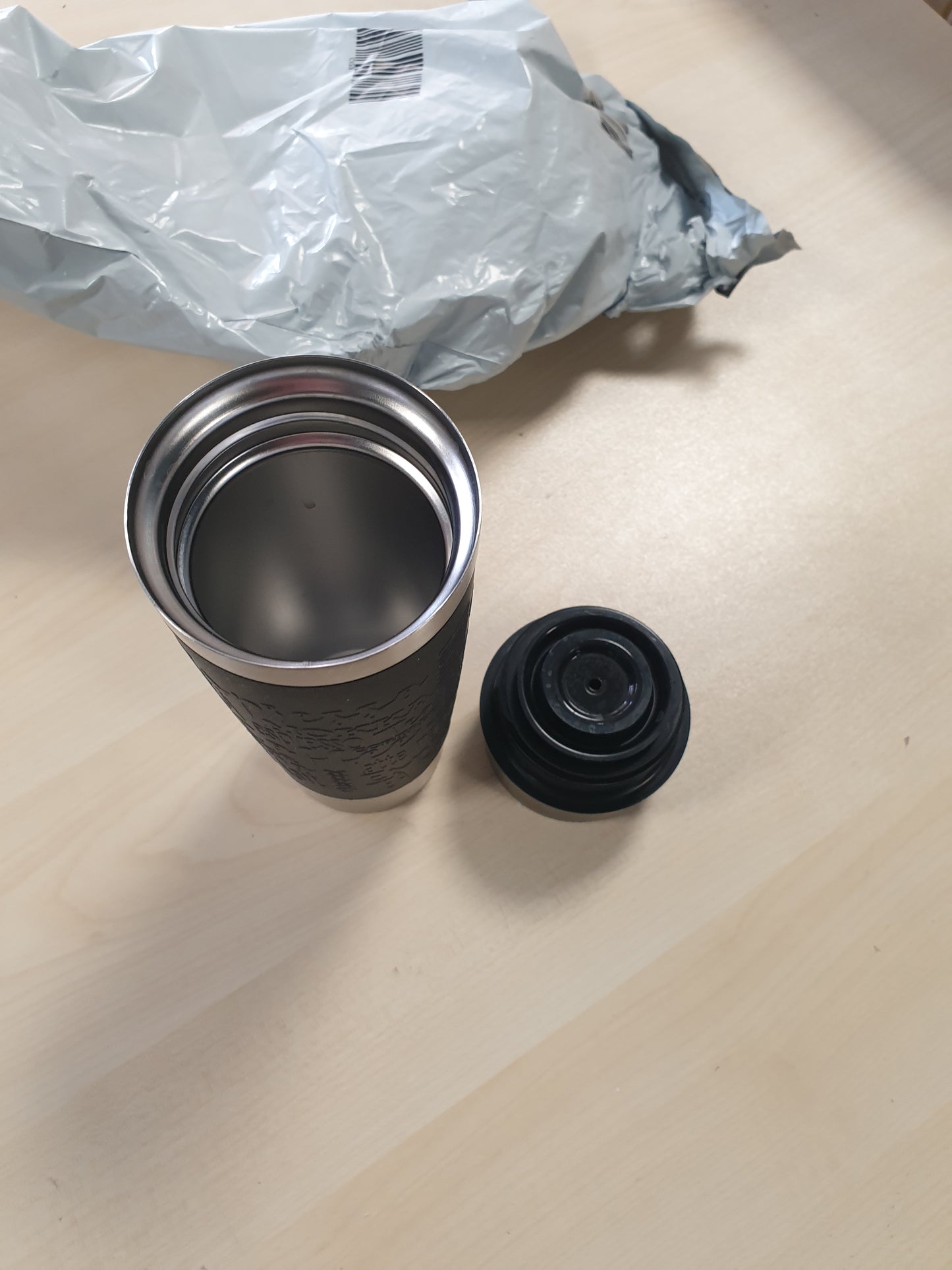 200520 - EMSA Filxhan Udhëtimi Klasik i Izoluar, 0.5 Litra, Kapak i Ri me Vidë, Çelik Inox, Mban Pijet të Ngrohta 6 Orë dhe të Ftohta 12 Orë, 100% i Papërshkueshëm nga Rrjedhjet, Hapje për Pirje 360°, i Sigurt për Lavastovilje, e Zezë