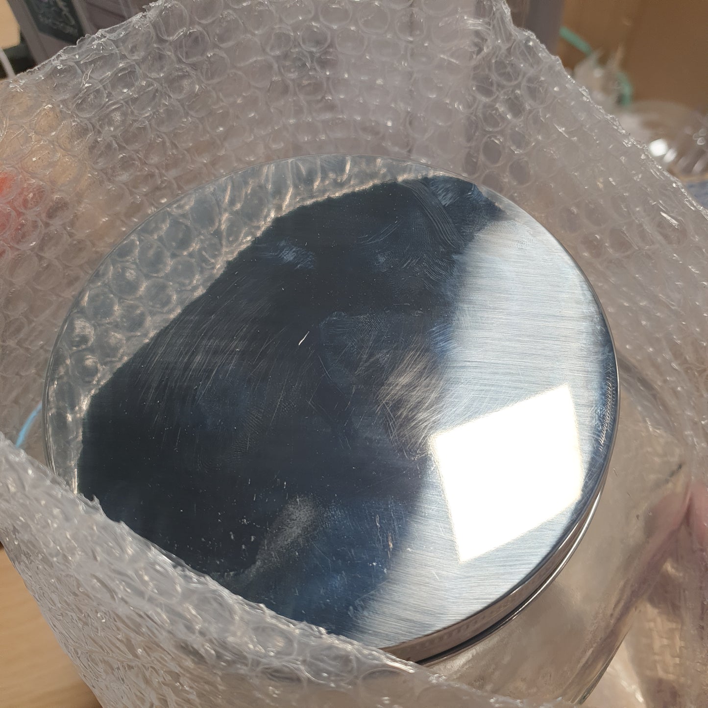 247507 - HOME DECO FACTORY Dispensator pijesh KV7177 prej qelqi me hapje të gjerë dhe rubinet shpërndarës, Kapaciteti: 8 L