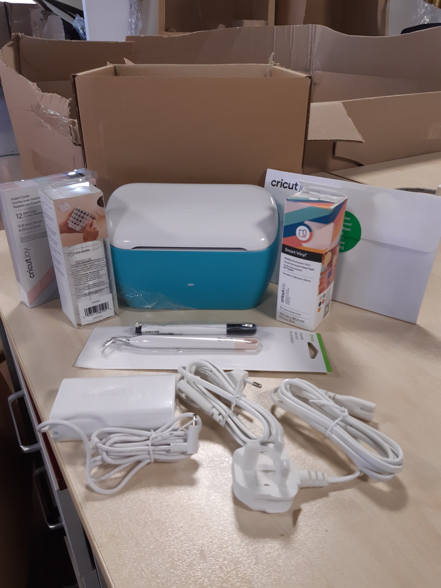 175028 - PAKETA CRICUT JOY Ekskluziv për Amazon, Edicioni 2025