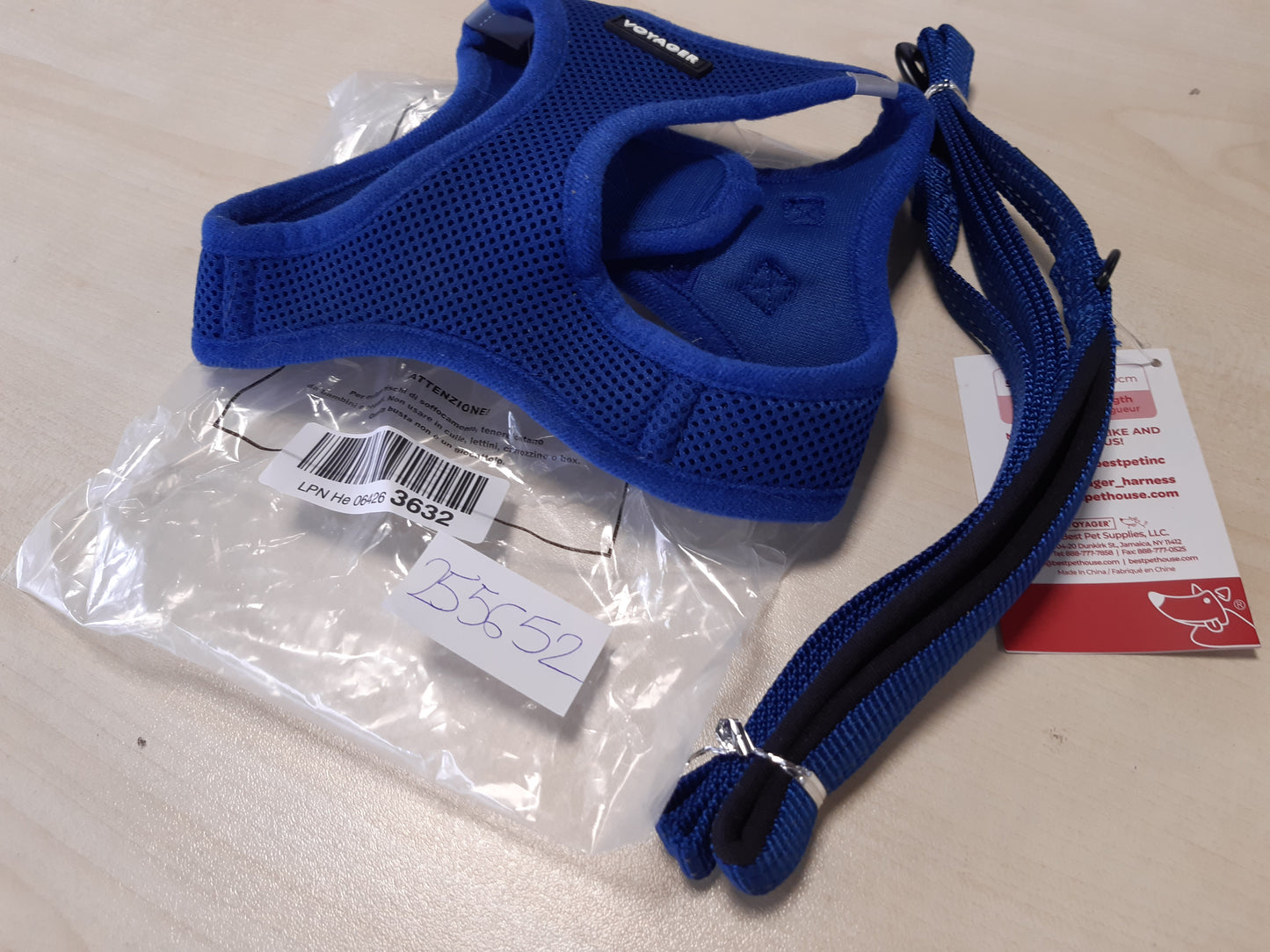 255652 - VOYAGER Rrip rrjete për kafshët shtëpiake, 1.5 m, me dorezë neopreni, për këlyshë të racave të vogla, të mesme dhe të mëdha (blu mbretërore)