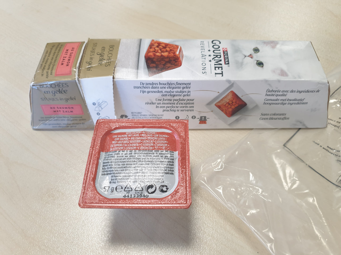 258447 - GOURMET Revelations | Mace | Kafshata me Jelly | Me Salmon | 4 x 57g