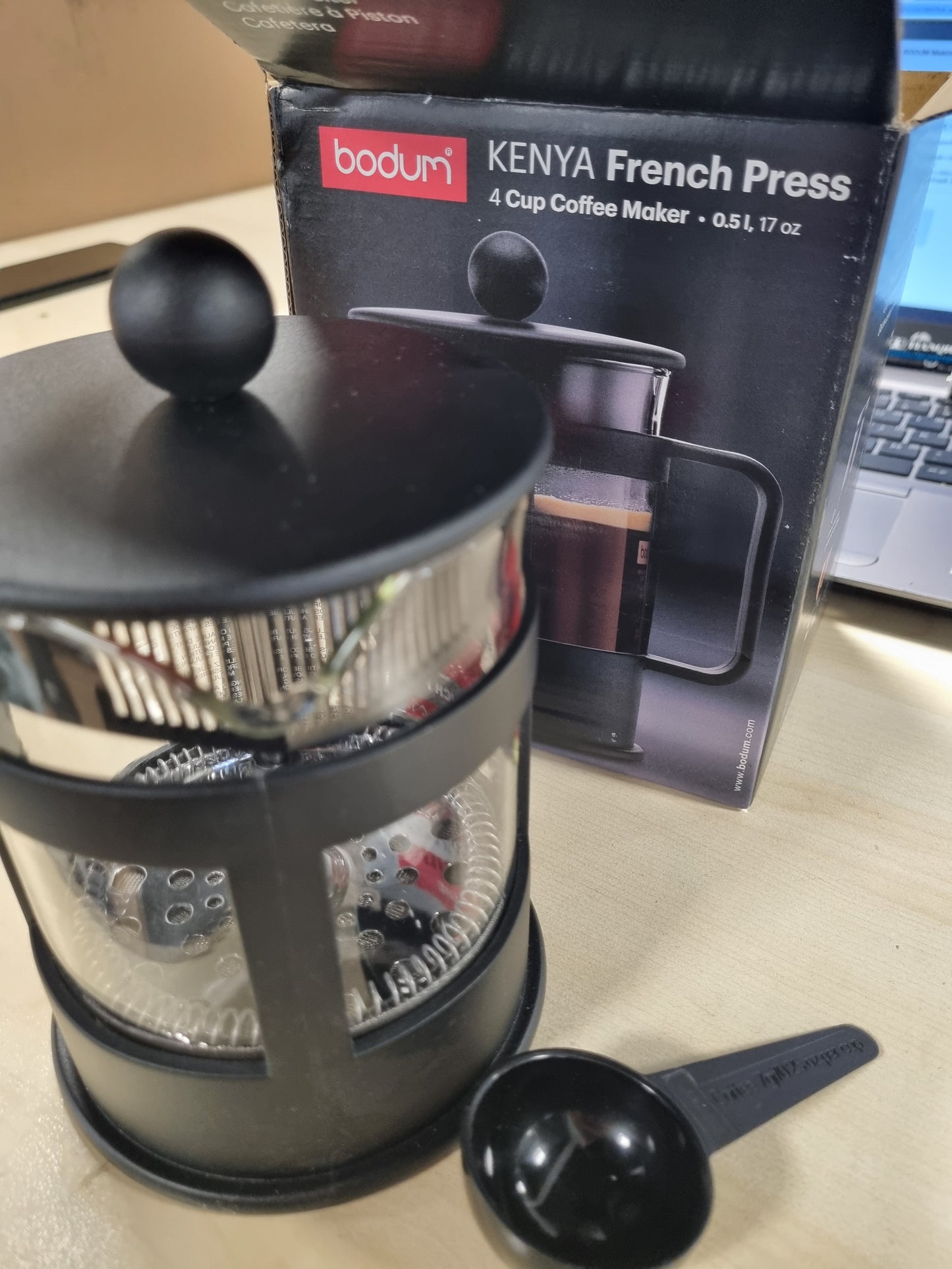 215849 - BODUM Makinë kafeje - 500ml / 4 Filxhanë, Presë franceze manuale, qelqi borosilikat dhe çelik inox