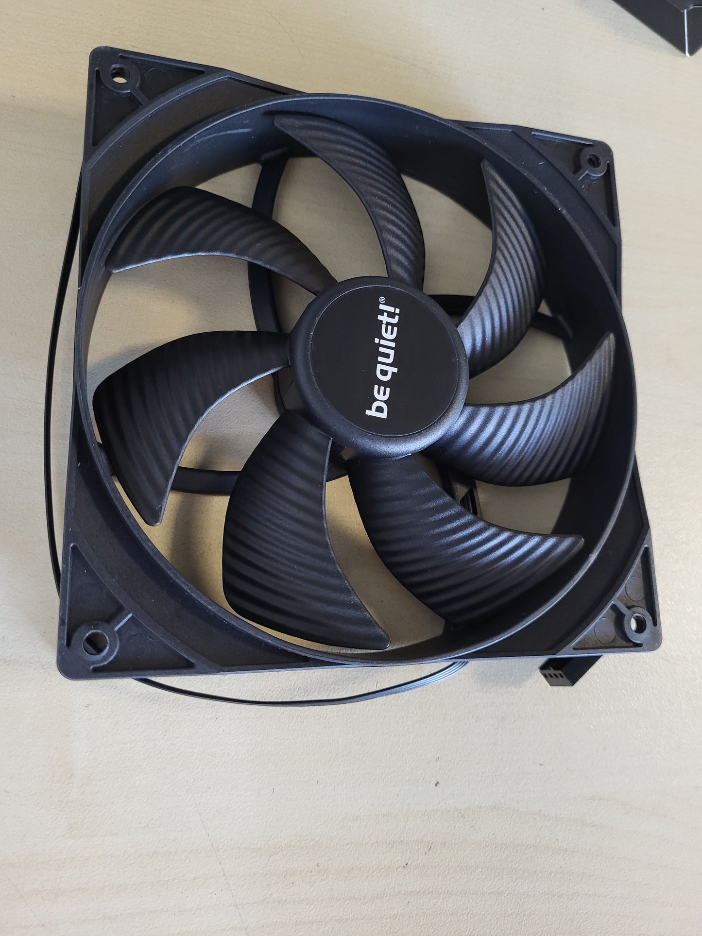 269001 - Qetësohu! Ventilator Pure Wings 3 140 mm PWM, shpejtësi maksimale e lartë, shpejtësi minimale e ulët, presion ajri i lartë, BL108