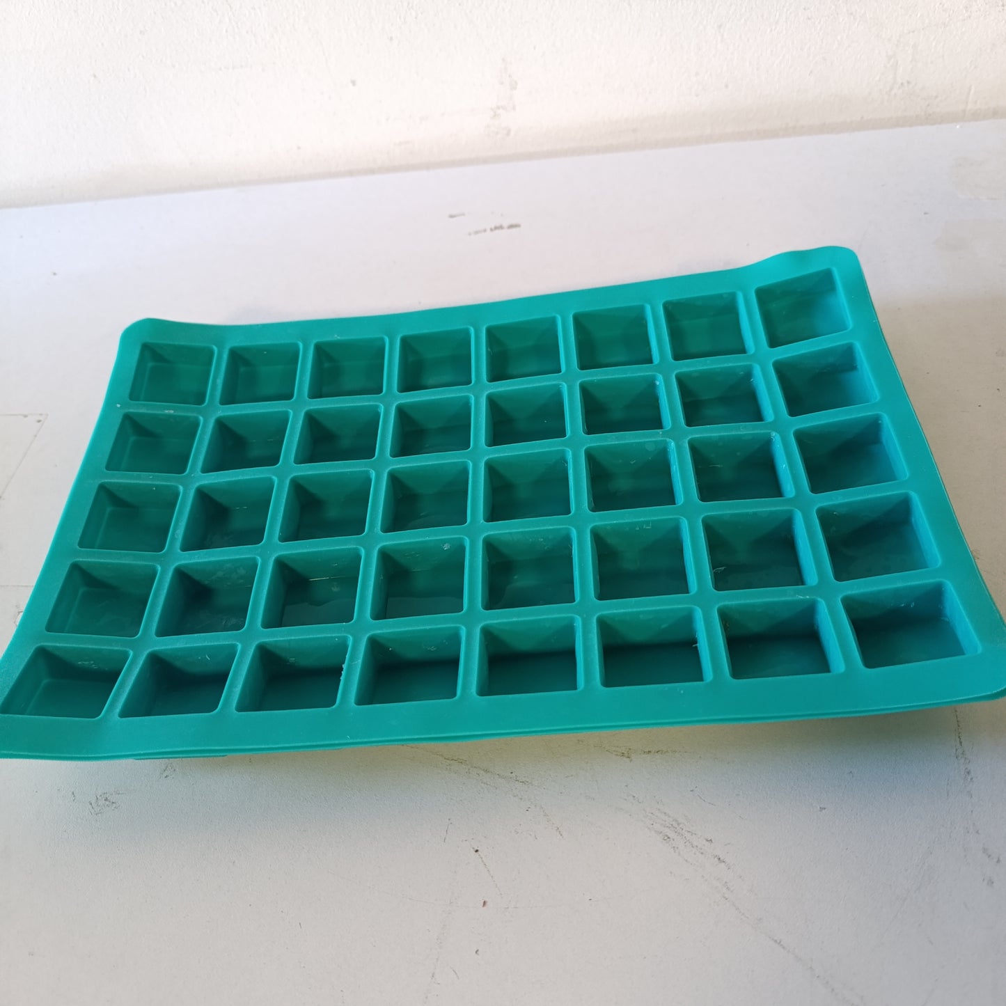 216903 - TABAKA AKULLI SILIKON YXHZVON 2 FORMA KATRORE PËR KUBE AKULLI