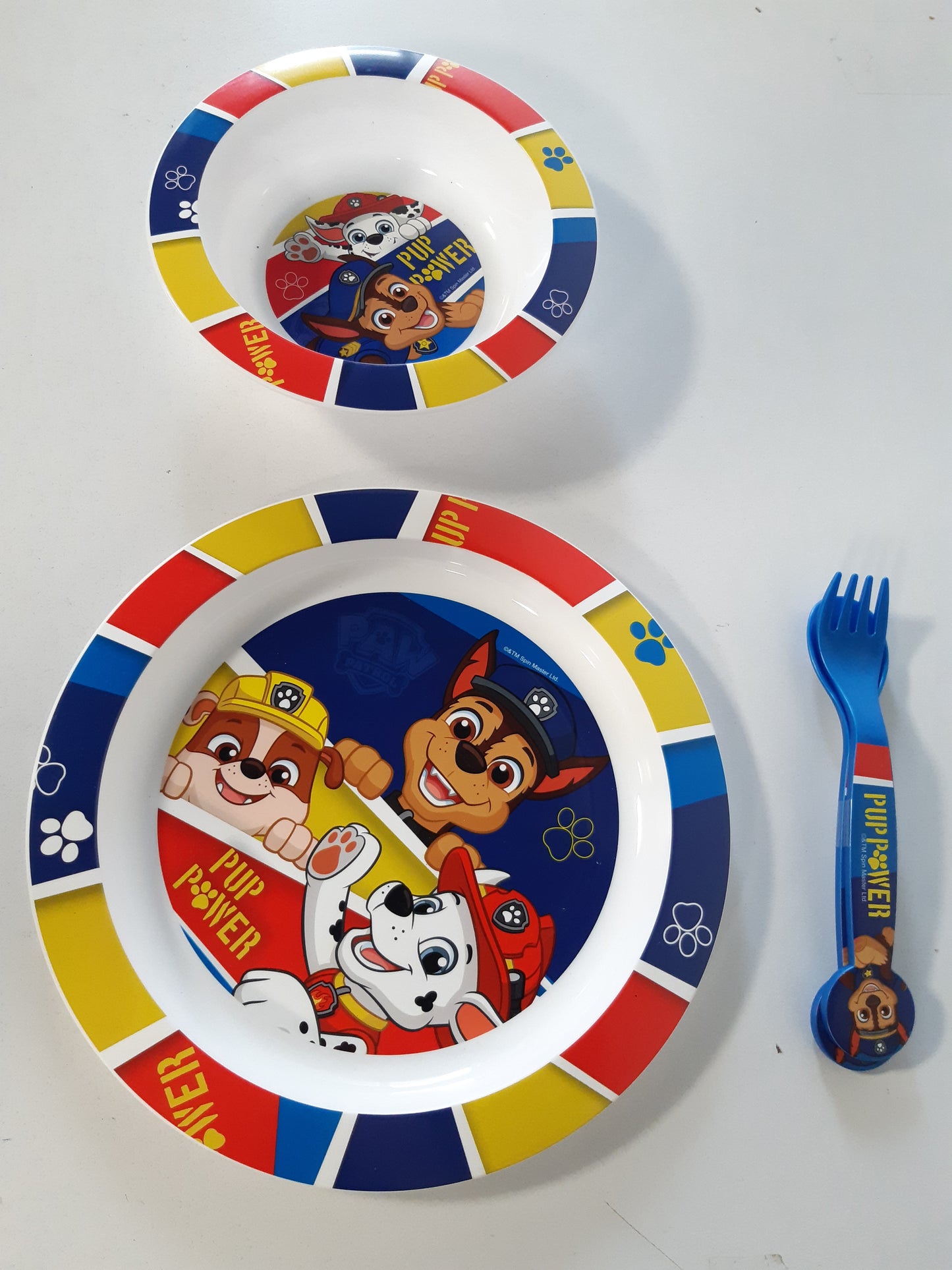 252928 - SET TAVOLINE PËR FËMIJË ME 5 COPË. PJATË, TAS, GOTË 260ML DHE TAKAME. PA BPA DHE I SIGURT PËR NË MIKROVALË. | PAW PATROL PUP POWER