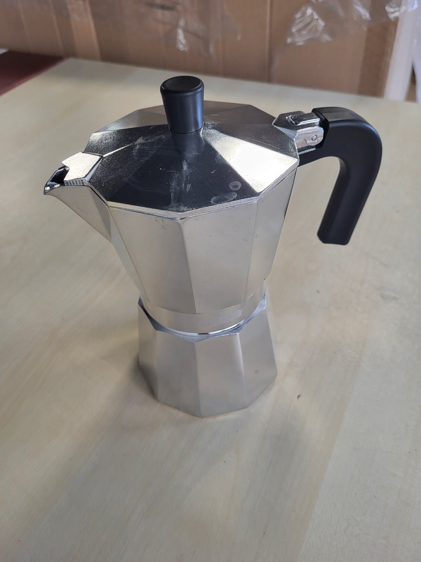 224875 - MONIX VITRO EXPRESS MAKINË KAFEJE PREJ ALUMINI, 6 FILXHANË, E PËRSHTATSHME PËR TË GJITHA LLOJET E SOBAVE PËRVEÇ ATYRE ME INDUKSION