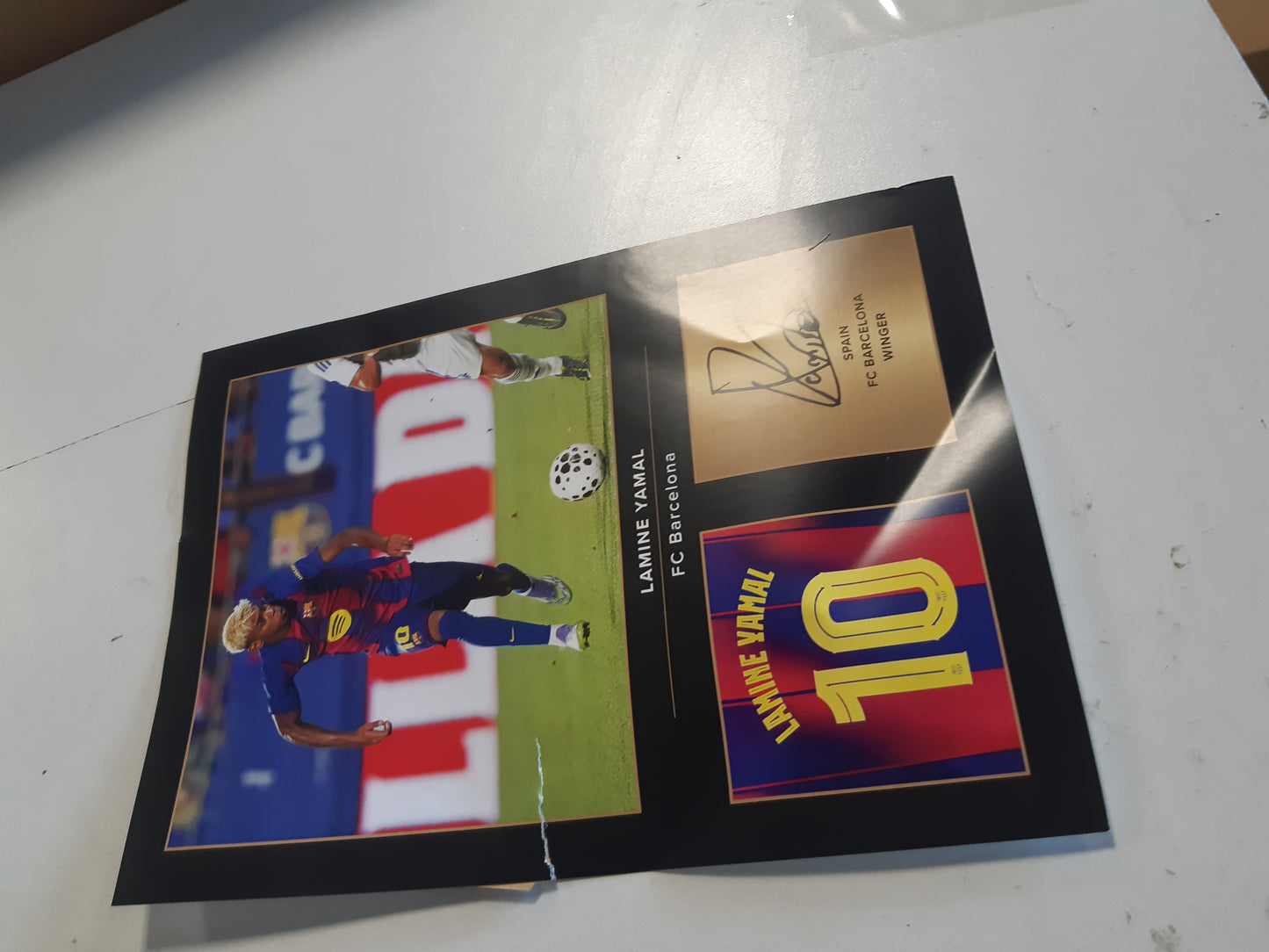 215866 - Art Muri me Ikona Foto e nënshkruar e Lamine Yamal Barcelonës, A4, dhuratë për tifozët e Barcelonës, nënshkrim i riprodhuar dixhitalisht, pa kornizë