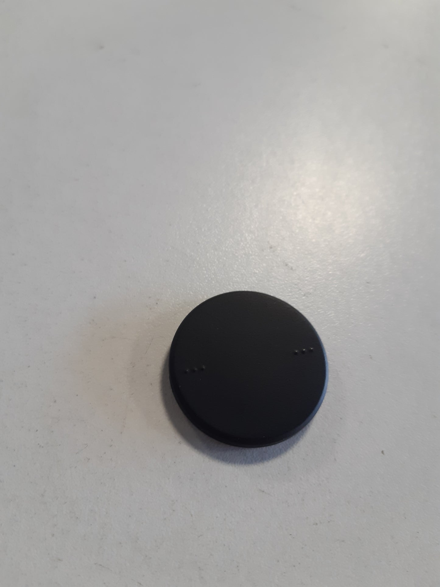 268513 - RAZER Wireless Charging Puck, modul karikimi pa tel për mausin Basilisk V3 Pro, Cobra Pro dhe Naga V2 Pro, i zi