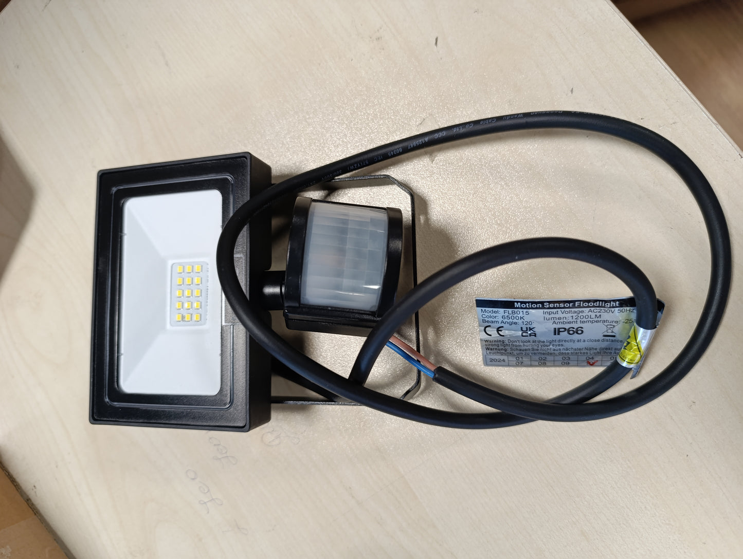216364 - MEIKEE Dritë LED 15W me Sensor Lëvizjeje, 1200LM, 6500K, IP66