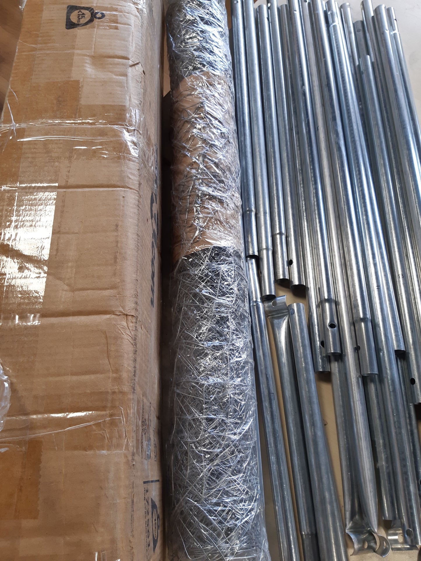 280057 - vidaXL Kafaz për Qen me Çati dhe Derë 2×2×2 m – Gri