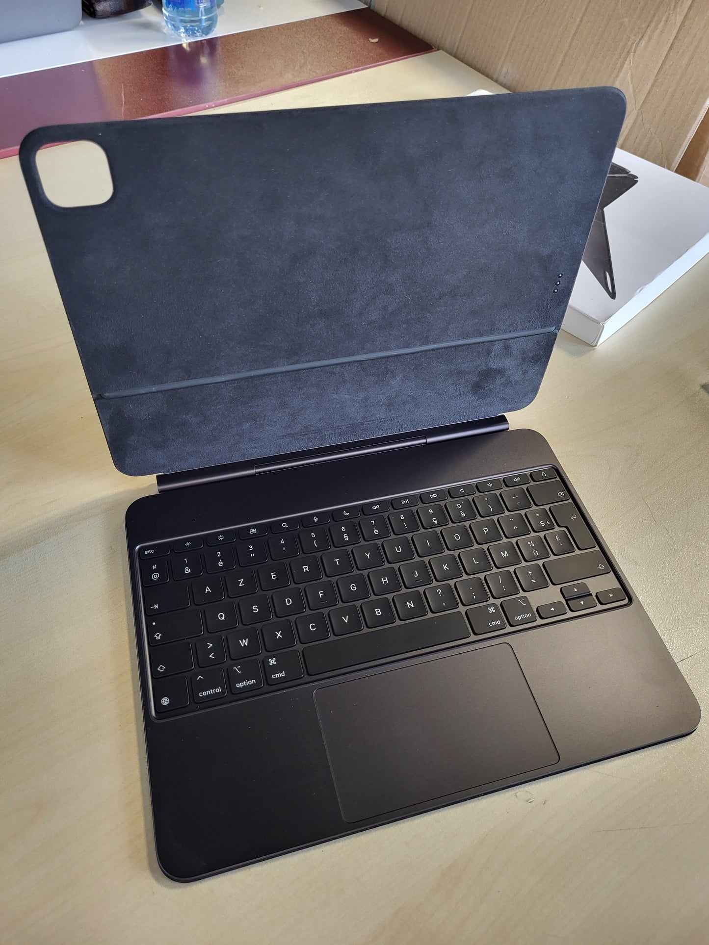 266007 - APPLE Tastiera Magic për iPad Pro 13 inç (M4), Frëngjisht, E zezë