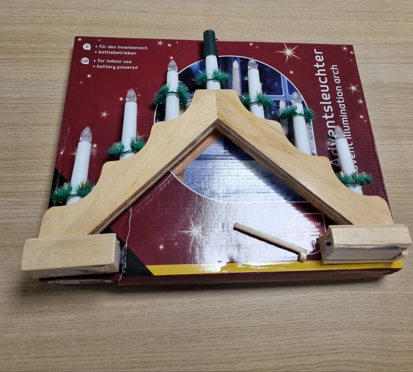 219419 - Idena 8582092 Mbajtëse qirinjsh LED Advent, 7 qirinj LED të bardhë të ngrohtë, hark qirinjsh nga dru natyral, funksionon me bateri