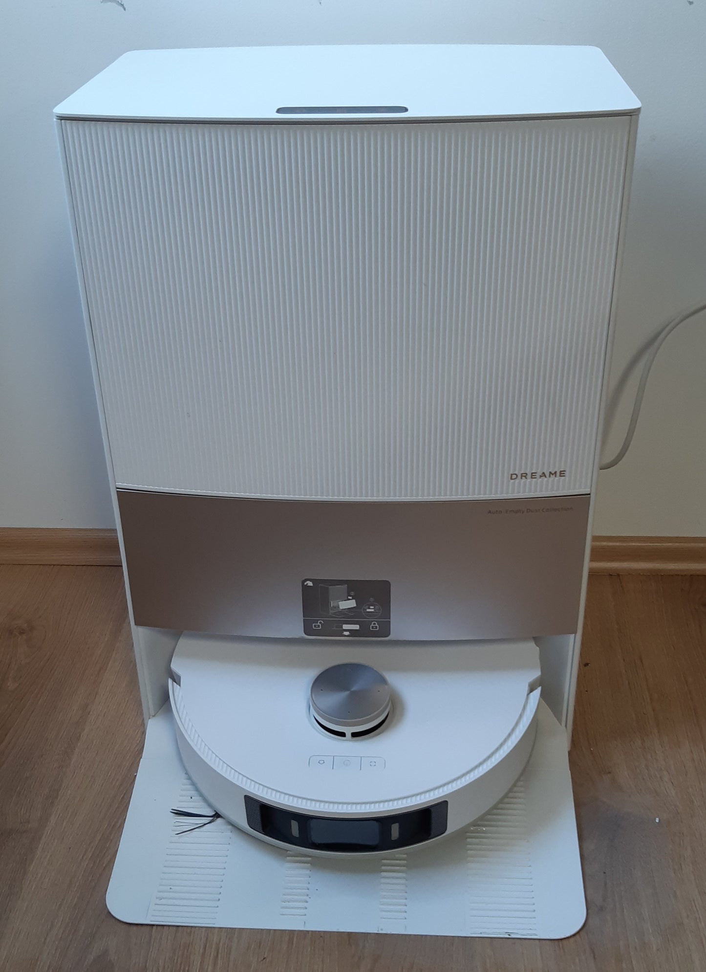 89010 - DREAME Robot Fshesë L20 Ultra, MopExtend Teknologji, Heqje dhe Ngritje Mopi, Fuqi Shtypjeje 7000 Pa, Set Aksesoresh për Dysheme dhe Qilima