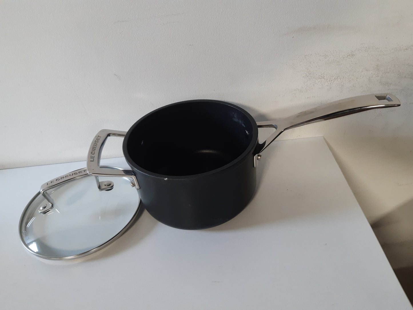 191061 - LE CREUSET Tigan Profesional Ajër Dhjamësh, Ø 16 cm, Përdorueshëm në të gjitha llojet e sobave duke përfshirë induksionin, Ngjyra: Antracit/Argjend, Artikull i Katalogut: 51108160010302