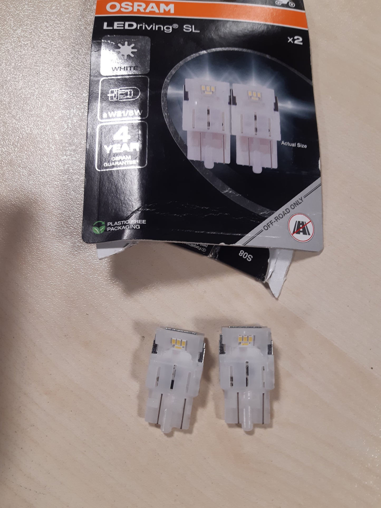 163701 - OSRAM LEDriving SL, W21/5W, Flluskë LED Retrofit e çiftit (2 llamba), në ngjyrë të bardhë 6000K, vetëm për përdorim jashtë rrugës