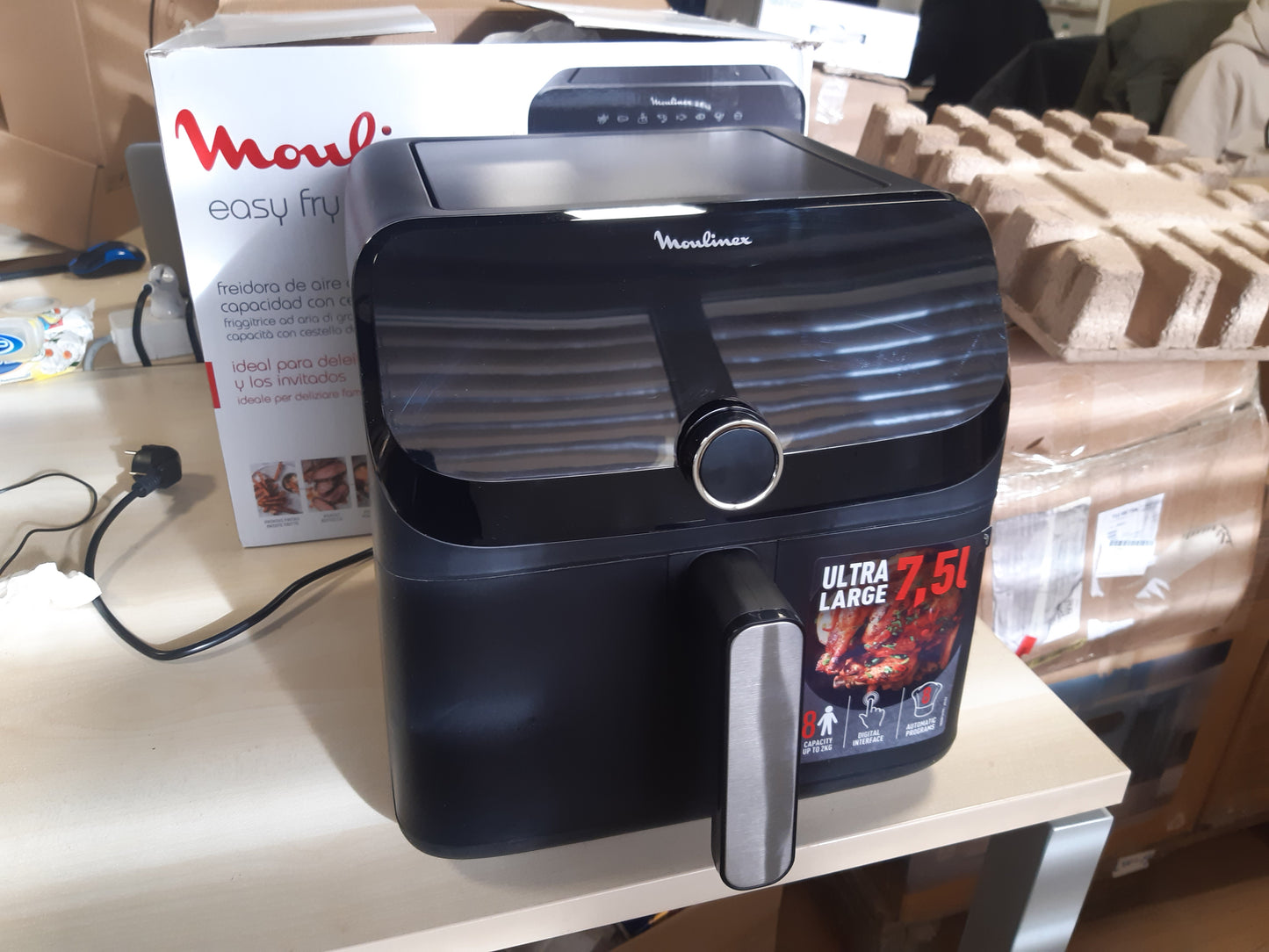 94165 - MOULINEX Tigan Kompakt me Ajër 'Easy Fry Mega', Kapacitet 7.5 Litra, deri për 8 persona, 8 Programet, e Zëzë EZ8558F0