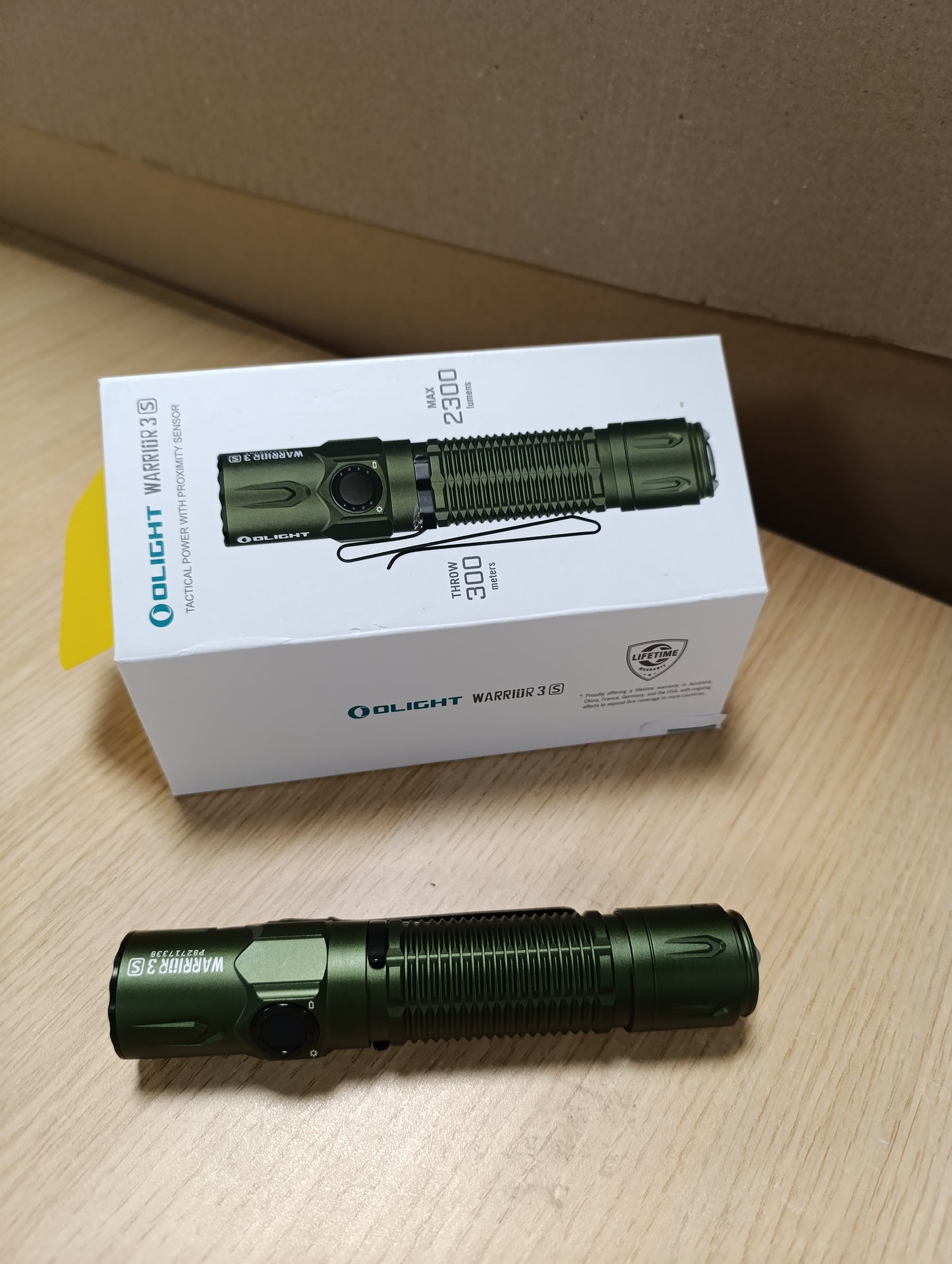 226043 - OLIGHT Dritë dore ultra e fuqishme LED Warrior 3S 2300 Lumens, pishtar taktik i rikarikueshëm 300M IPX8, me sensor afërsie, çelës të dyfishtë, karikim USB
