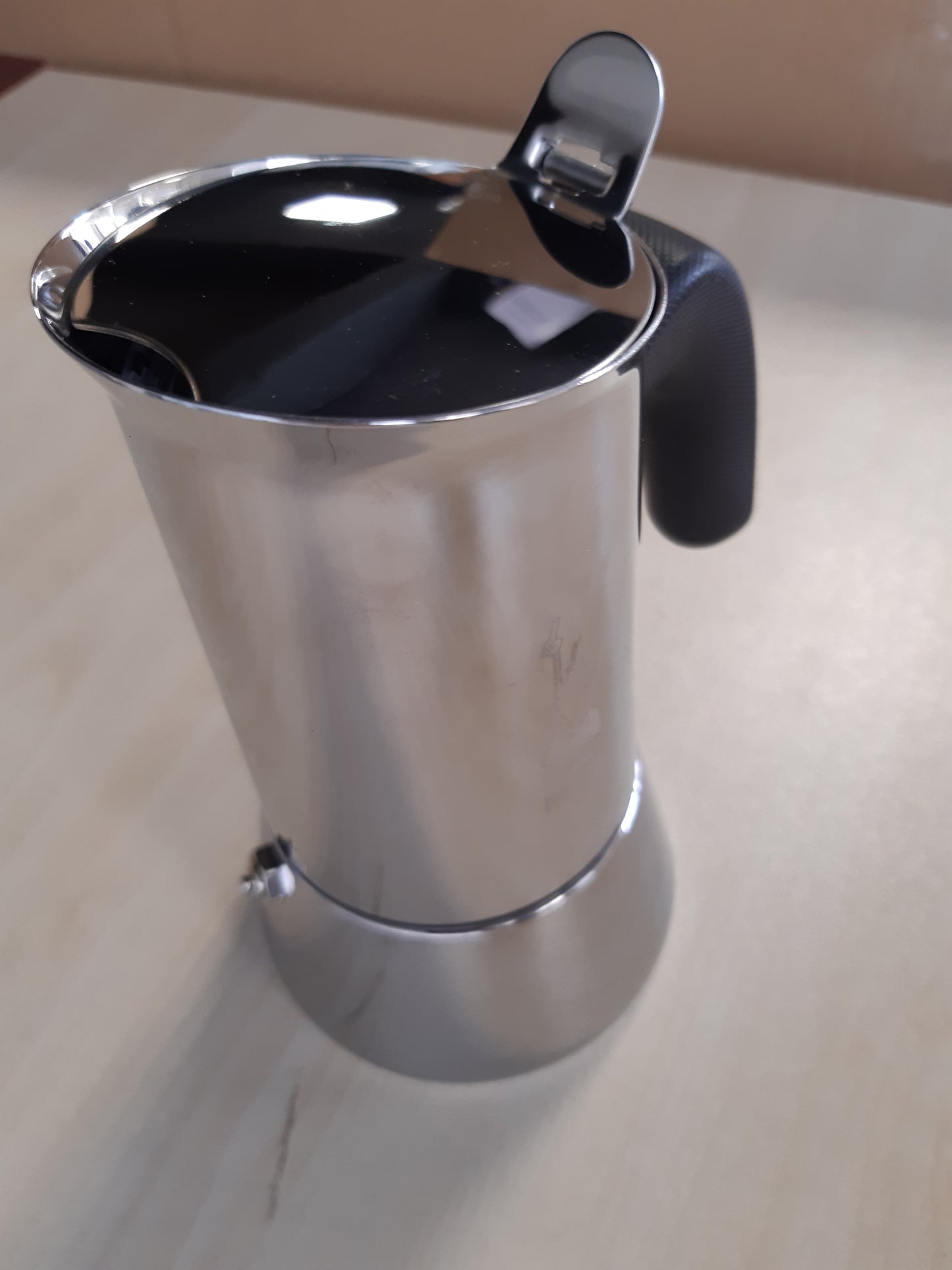 191835 - BIALETTI - Makinë për Espresso, Modeli Venus Induction, Materiali Çelik Inox, Kapaciteti 170 ml, Përshtatet për të gjitha Llojet e Pjatave, Madhësia e Filxhanit 4, Ngjyra Argjend