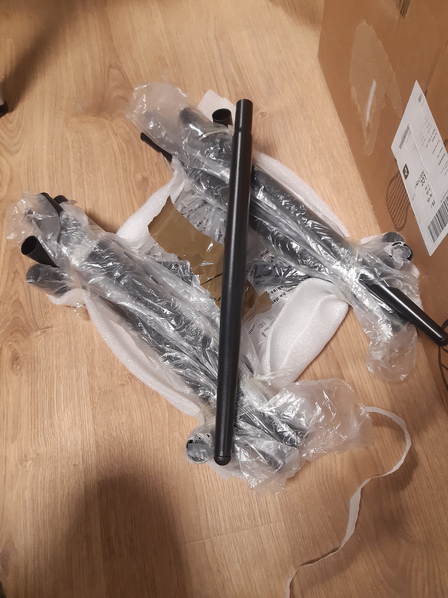 159482 - CANGLONG 2 Karrige Tavoline Moderne, Të Veshura me Tapiceri prej Kadife, për Kuzhinë, Dhomë Ngrënieje dhe Dhomë Ndenjeje, me Këmbë Metalike të Zeza, Ngjyra Kafe