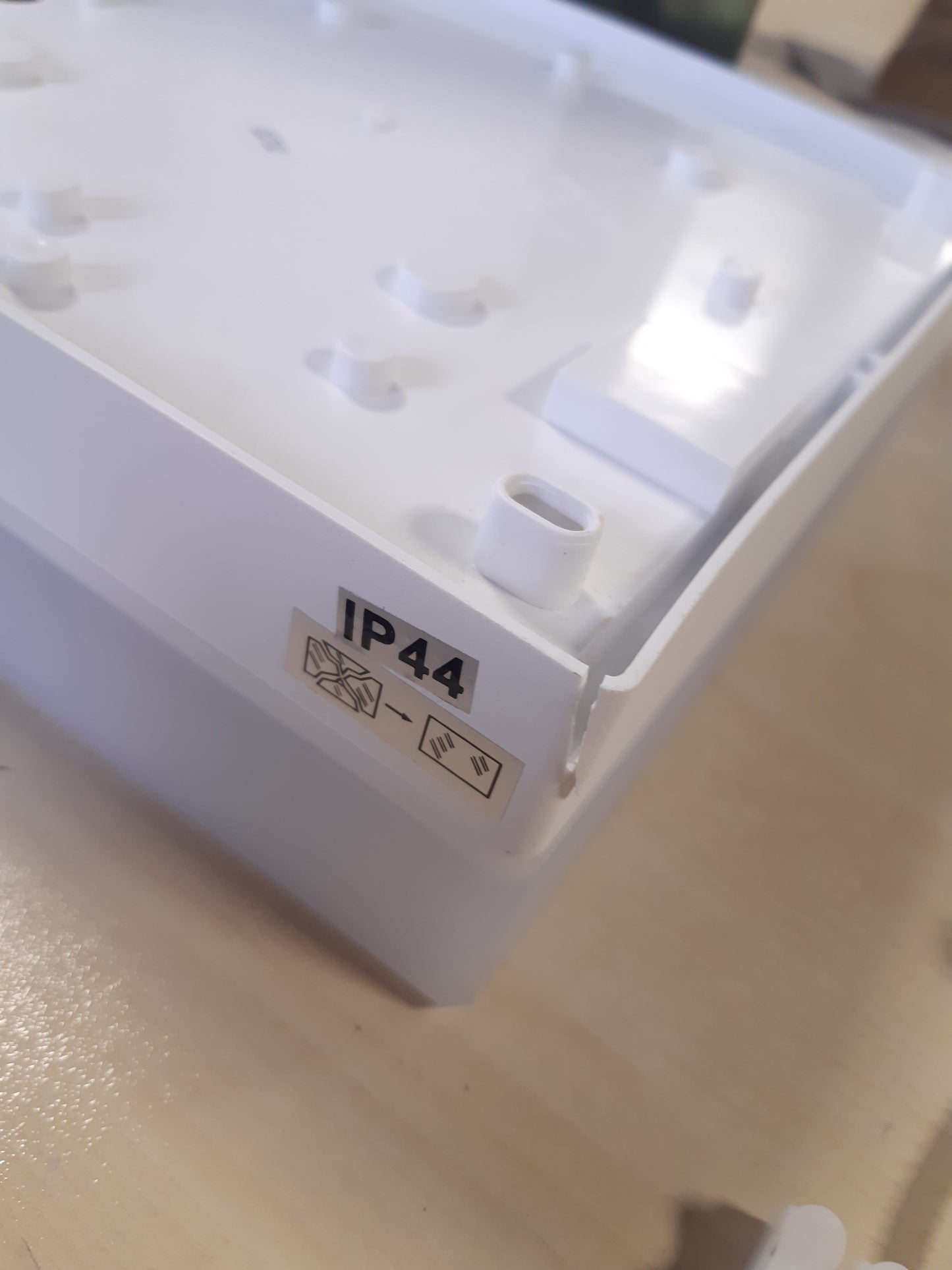 191425 - EGLO Llambë LED për tavani ose mur, Sonella, model i jashtëm, plastikë e bardhë, 1 dritë, IP44