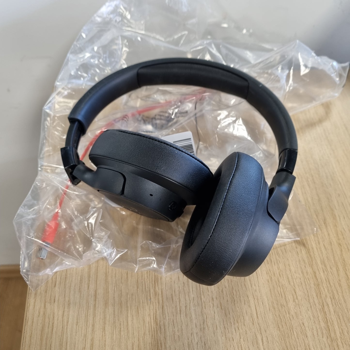 267800 - JBL KUFJE PA TEL TUNE 720BT, NGJYRA E ZEZË, BLUETOOTH 5.3, 76 ORË JETËGJATËSI BATERIE