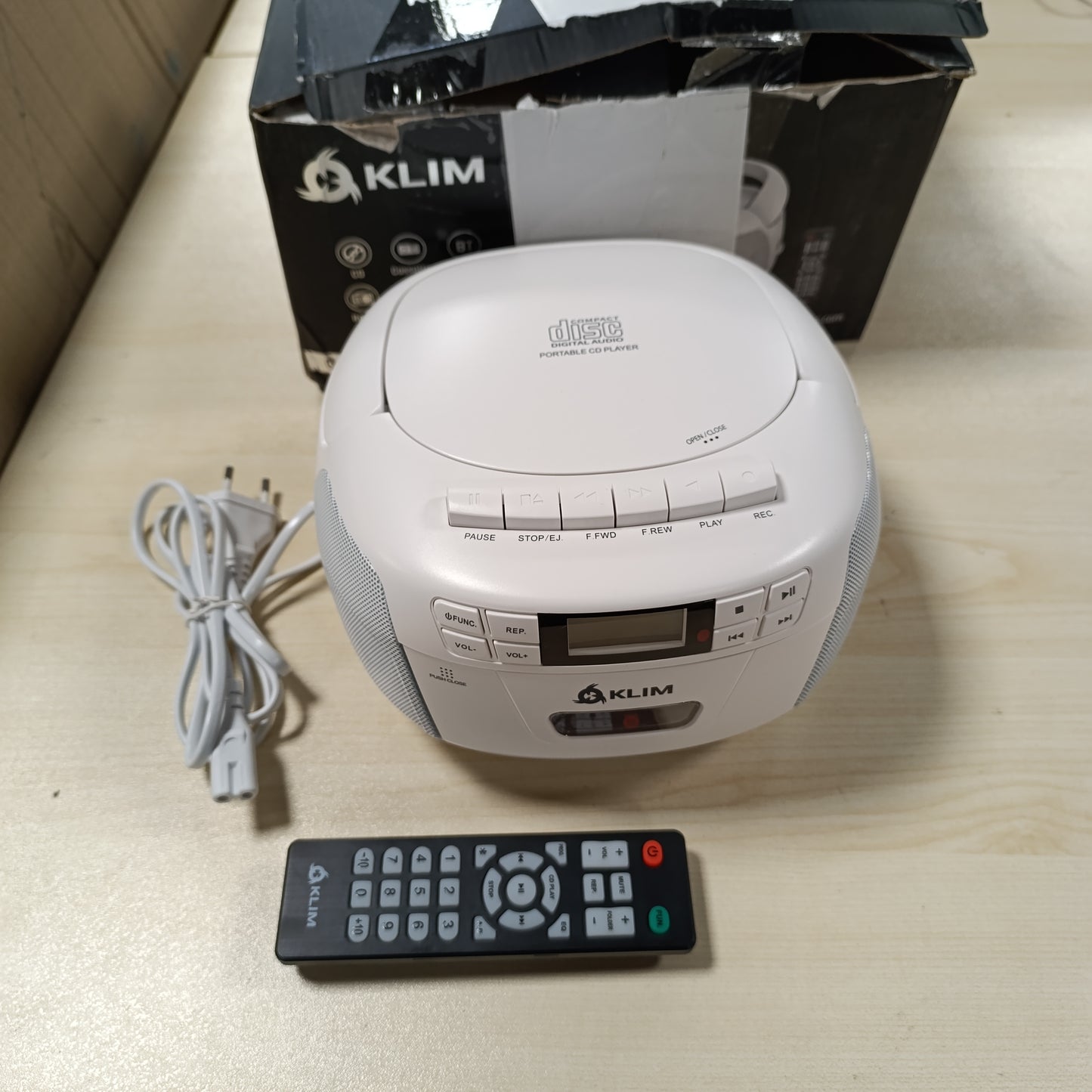 267924 - KLIM CD & Kasetofon, Radio AM/FM, Bluetooth, Zë Stereo, Telekomandë, Regjistrim Kasete, USB, AUX, Radio Kasete - E Bardhë