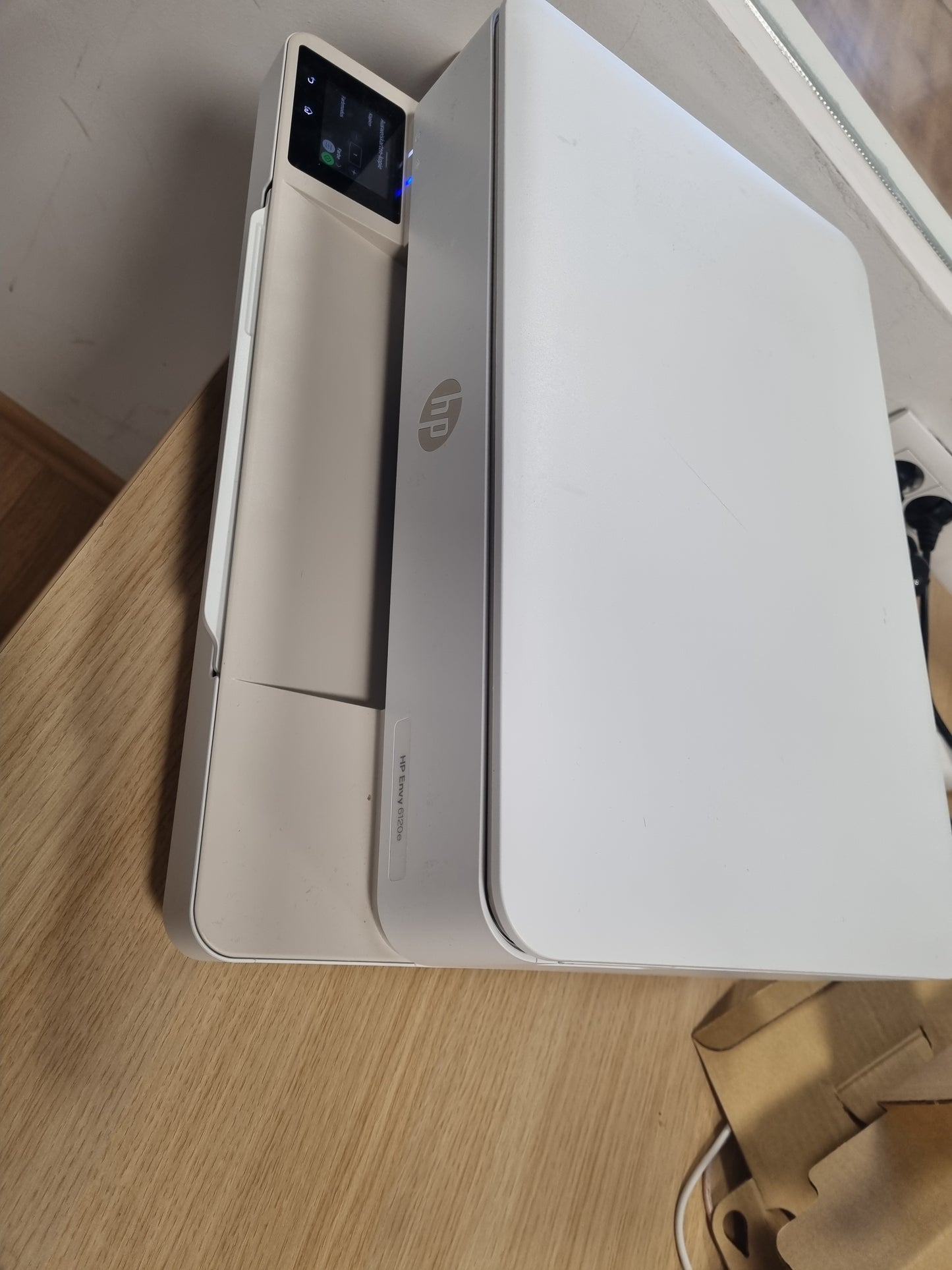 126182 - HP ENVY 6120E 714L8B, Printer Multifunksional Mesatar A4, Printim Automatik Dupleks, Deri në 10 faqe/min, Wi-Fi, HP Smart, Kapacitet 3 Muaj Bojë e Menjëhershme, Material i Bardhë