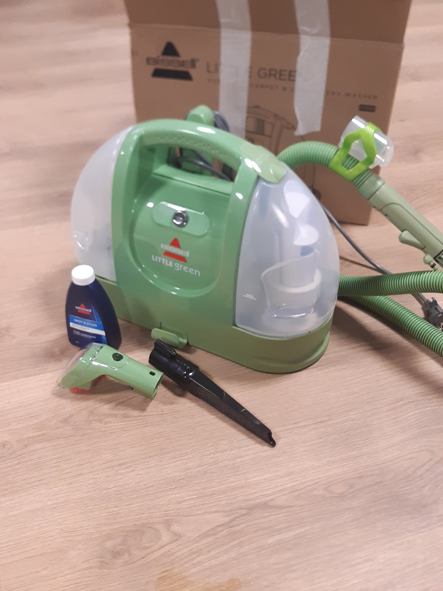 84221 - BISSELL Little Green, Pastrues Qilimash dhe Tapicerie, Për Njollat dhe Papastërtitë e Përditshme, Motor i Fuqishëm 340W, Modeli 4098N