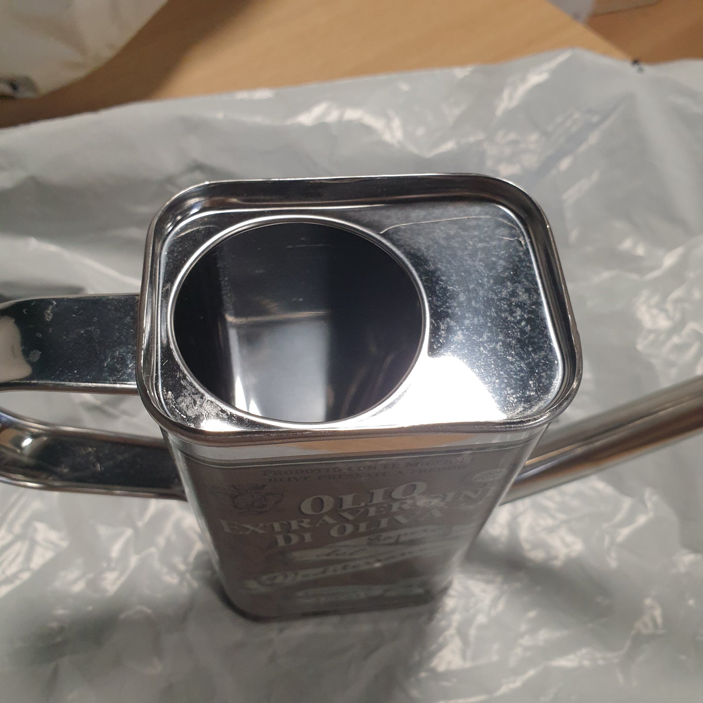 246387 - KITCHENCRAFT Dispenser vaji ulliri, Enë me derdhës, Çelik inox, Kapacitet 500 ml