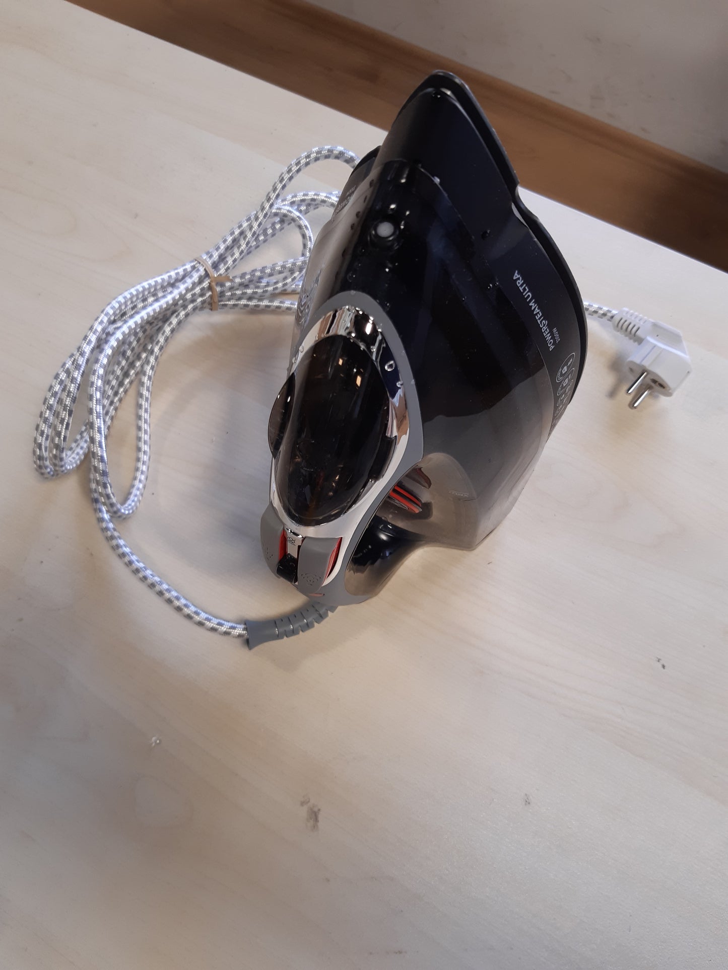 213416 - RUSSELL HOBBS Hekur Power Steam Ultra - 3100W, Pllakë Qeramike, Shtim Avulli 210g, Funksion Vetëpastrimi, Mbyllje Automatike, E Zezë