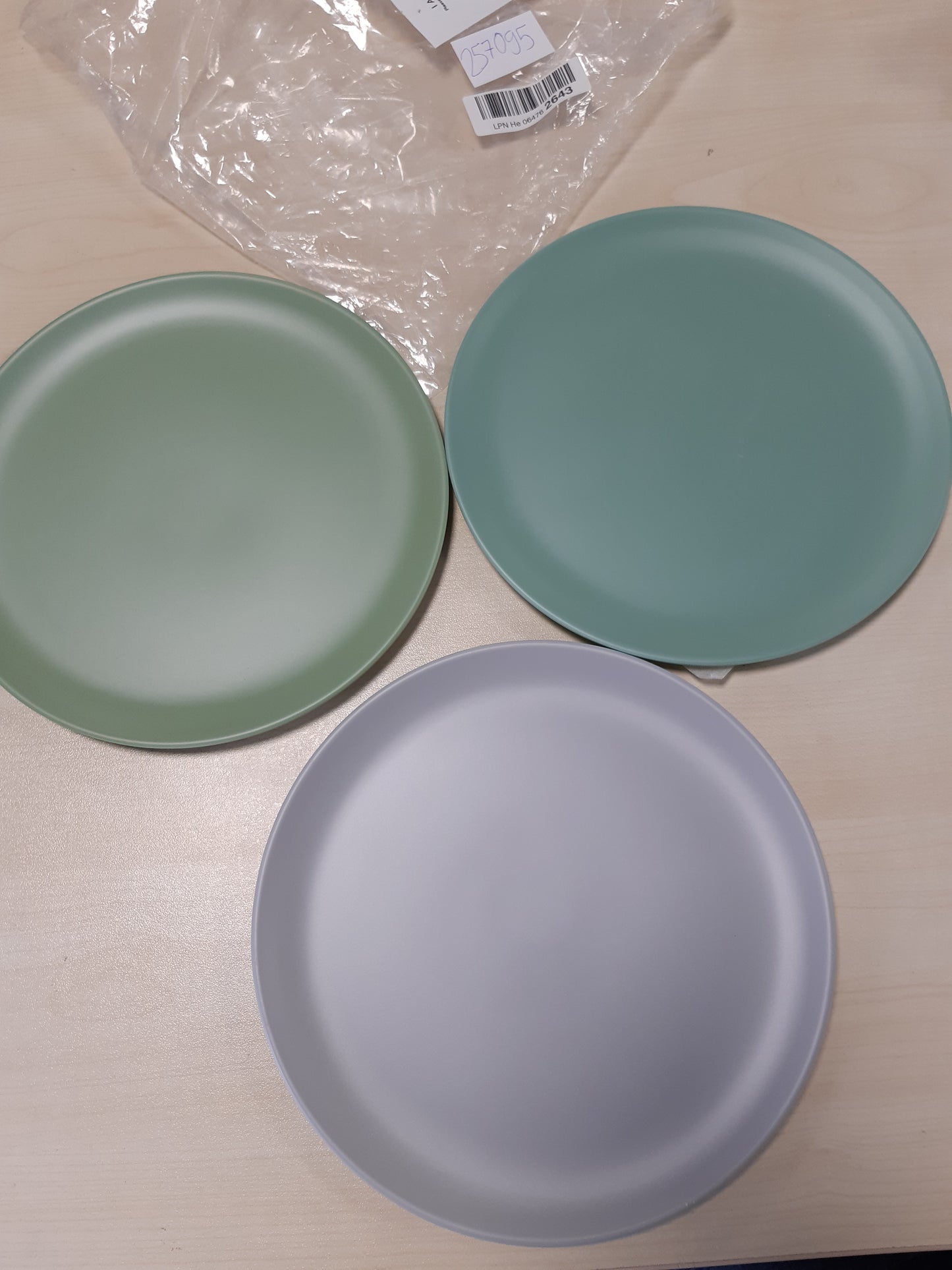 257095 - COLOURWORKS Pjata Melamine 'Të Pathyeshme', 23 cm, Ngjyra 'Klasike', set me 3 copë