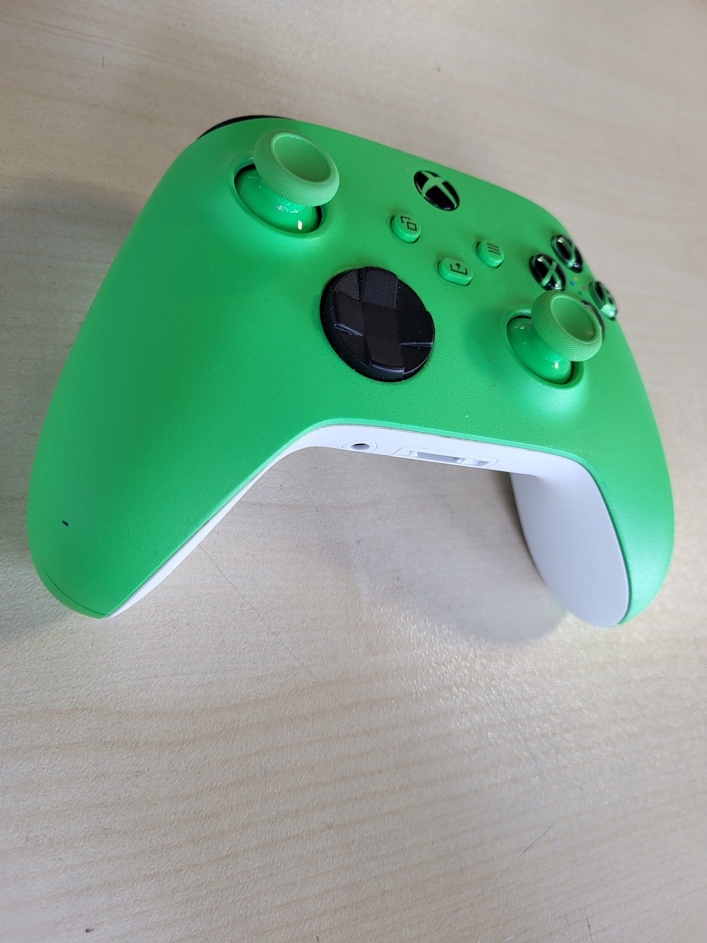 268122 - XBOX LIVE PA FIL – Velocity Green – Series X, Series S, Windows 10 dhe 11, Android dhe iOS