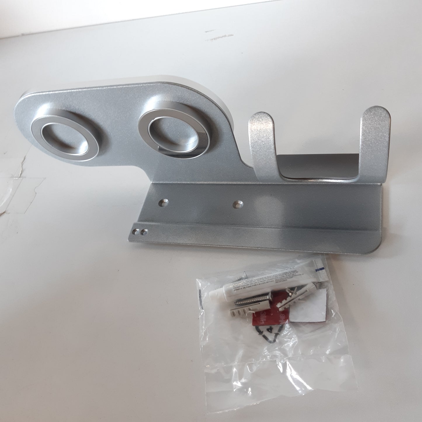 256049 - PUREMOUNTS Montim në mur për tharëse flokësh, kompatibil me Dyson® Supersonic, lidhje magnetike, menaxhim kabllosh, kapacitet ngarkese deri në 5 kg, jastëkë silikoni, ngjyra: gri metalike