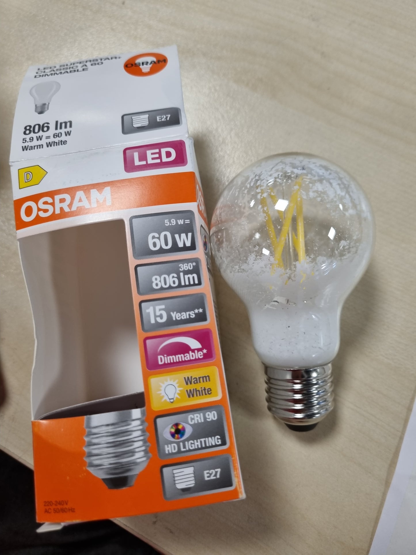 216630 - OSRAM Llambë LED me errësim Superstar, E27, 806 lumen, 2700K, zëvendësim për llambat 60W, pako me 1