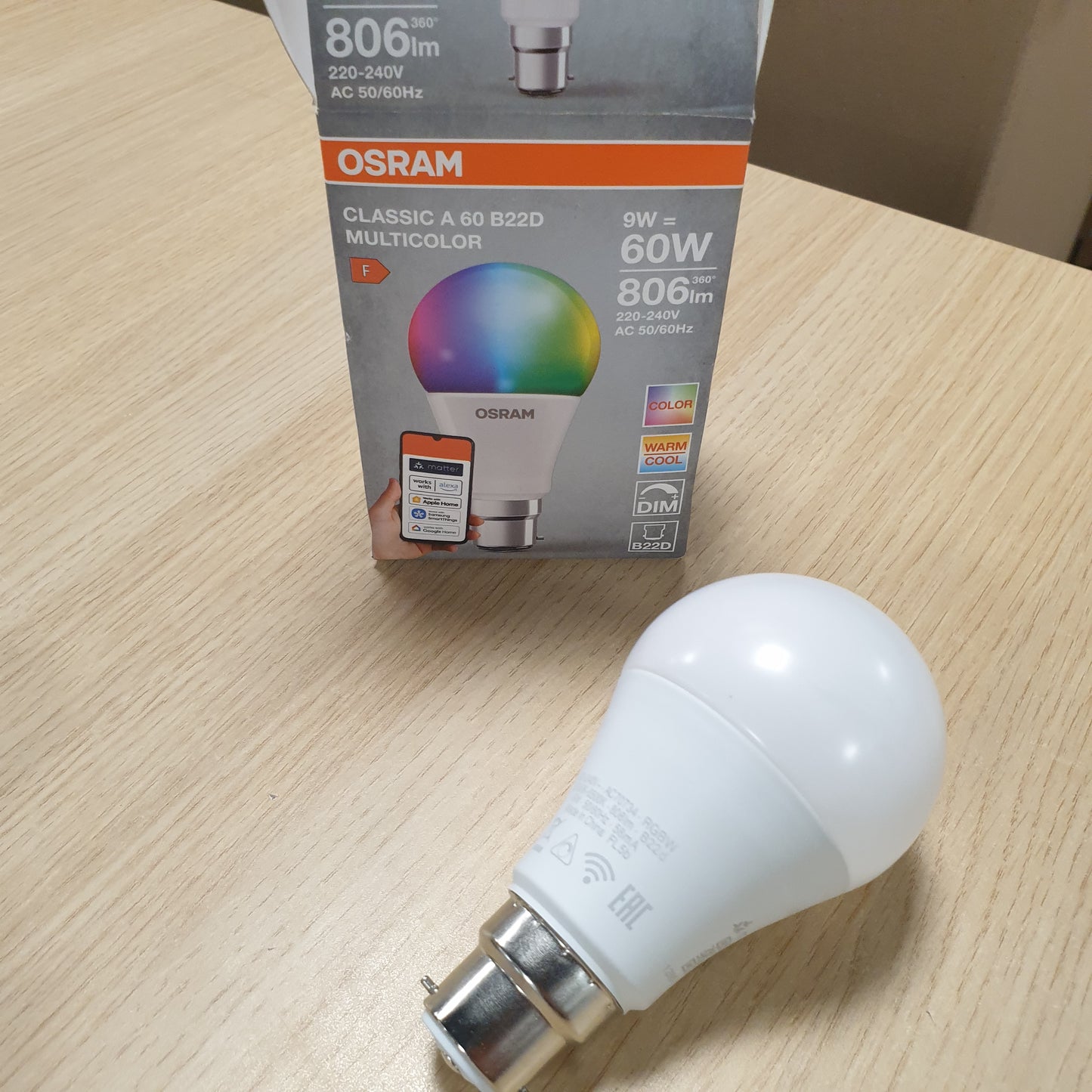 262630 - OSRAM SMART+ RGBW llambë LED B22d me Matter over Wifi, ekuivalente me 60W, 2700-6500K, 16 milionë ngjyra RGB, 1 pako