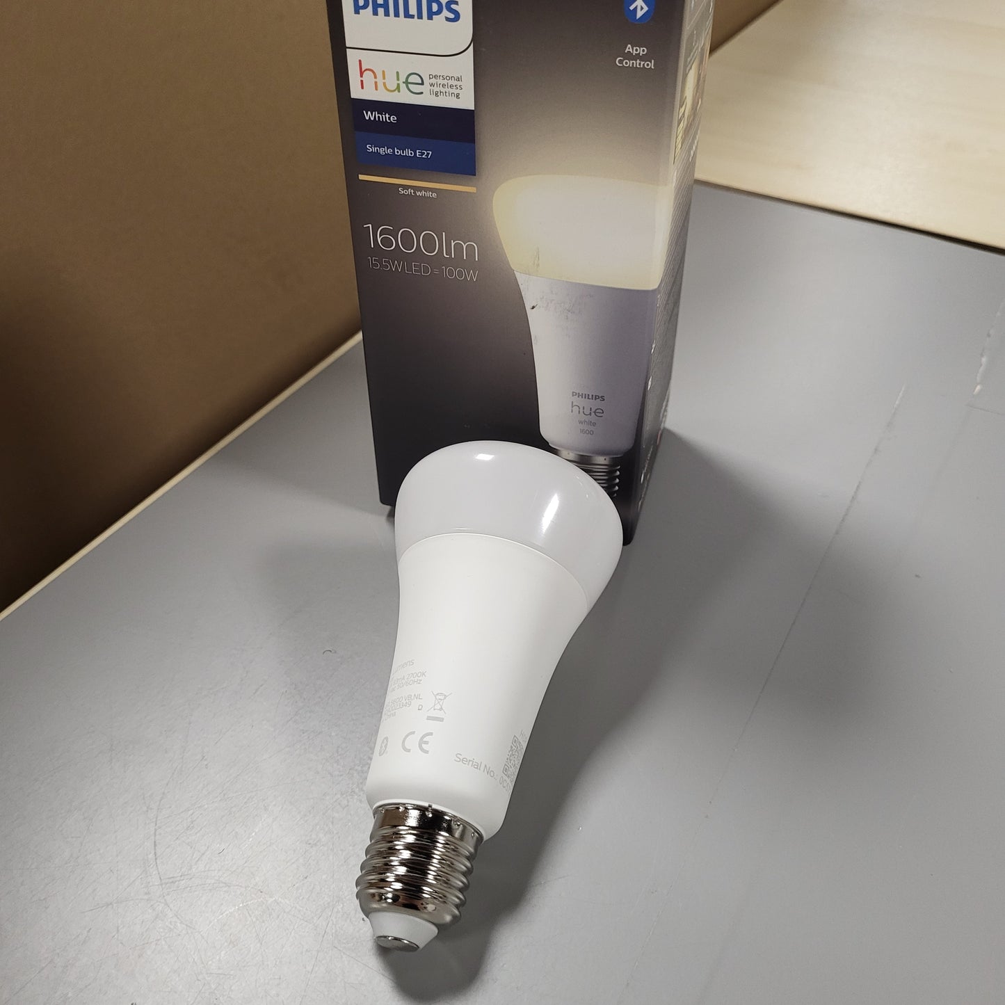 261225 - PHILIPS Hue White E27, pako e vetme, 1600lm, dritë e bardhë e ngrohtë, e errësueshme, kontrollueshme me aplikacionin, e pajtueshme me Amazon Alexa