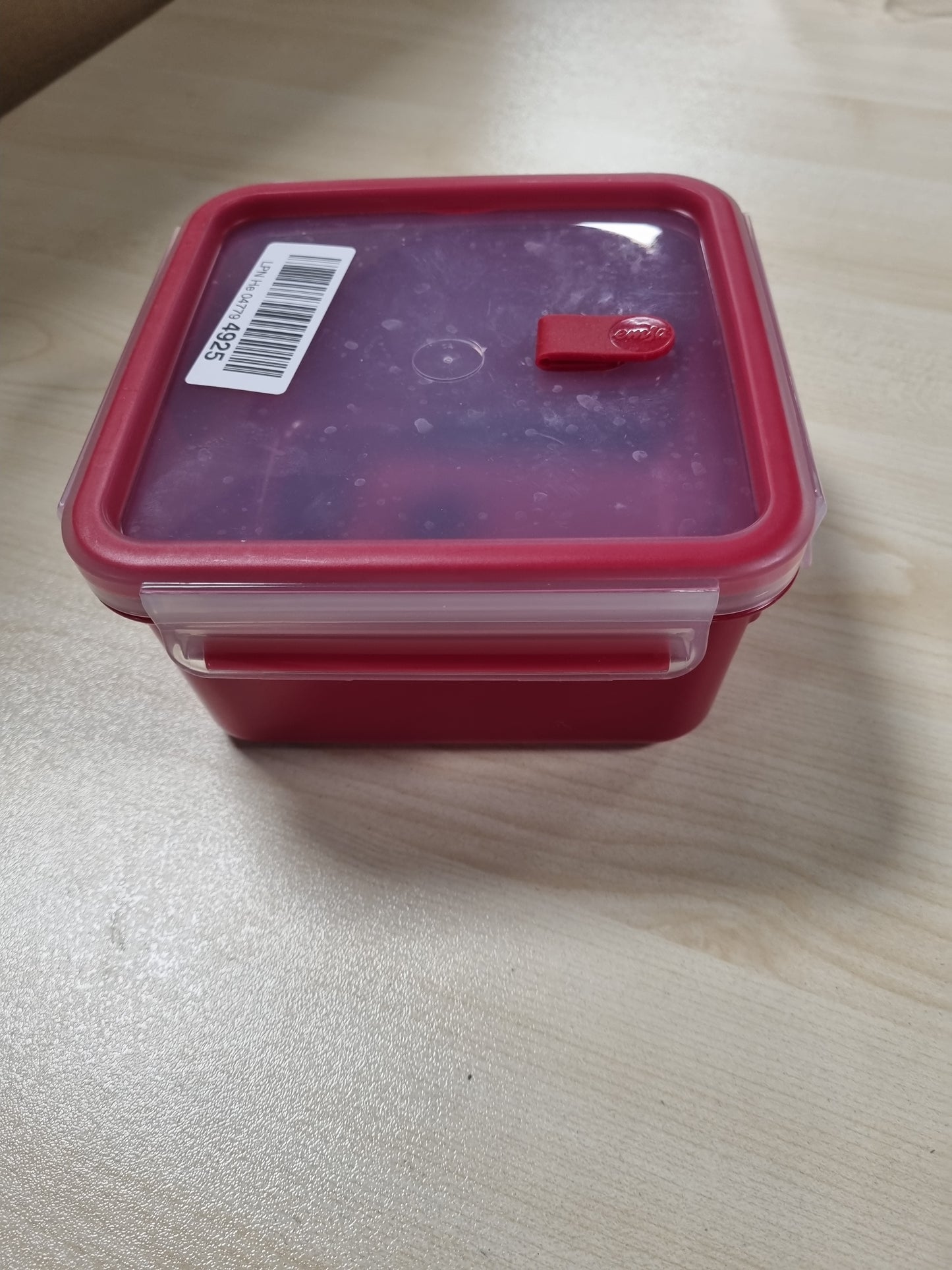 242165 - EMSA KAPËSE ENËSH PËR MIKROVALË N10604 | Valvul mikrovale | 1.3 L | Katror | Kuti dreke | Shenja matjeje të integruara | Prodhuar në Gjermani | E kuqe/Transparente