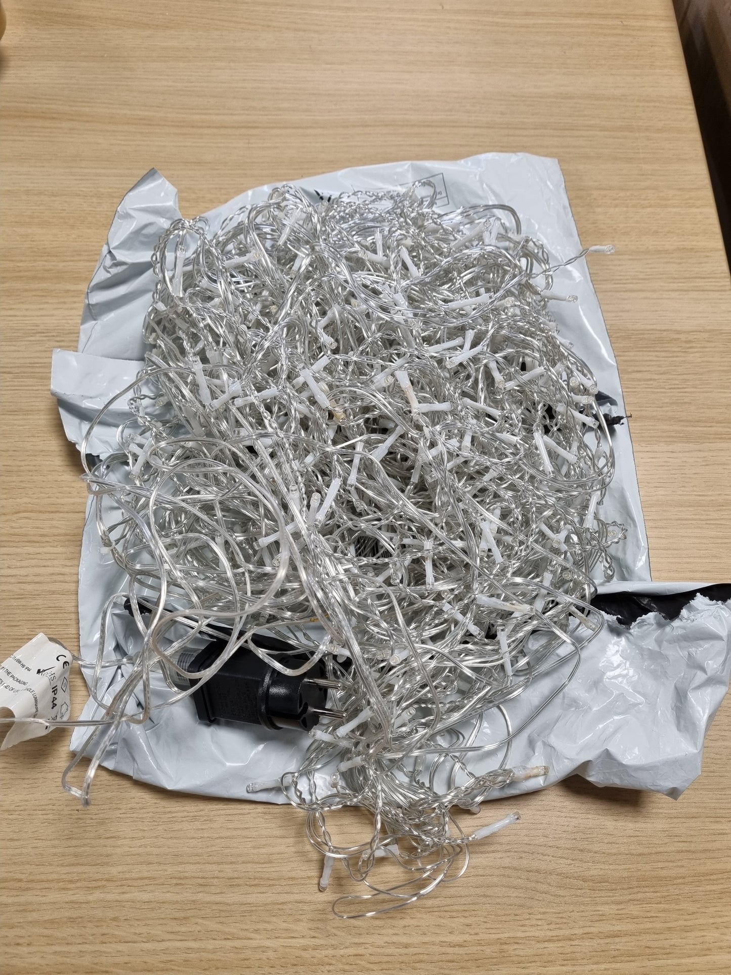 195506 - LEDYA - Drita LED Për Akull, 500 Dioda, 18M, Të Bardha të Ngrohta, Nën Ujë, Për Jashtë me 8 mënyra vërtetimi dhe kohëmatës, Përdorim për Dritare, Streha, Verandë, Kangjella