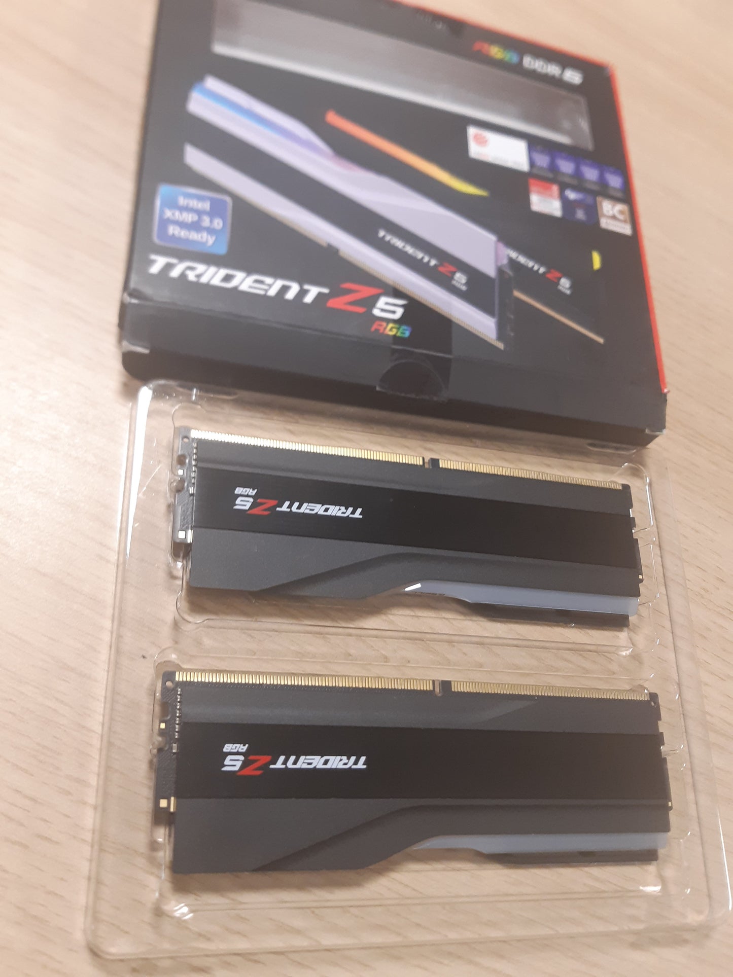 127213 - G.SKILL 64GB DDR5 Trident Z5 RGB, Kit 6000MHz CL30 1.40V, Kanale të Dyfishta, 2x 32GB, i Zi