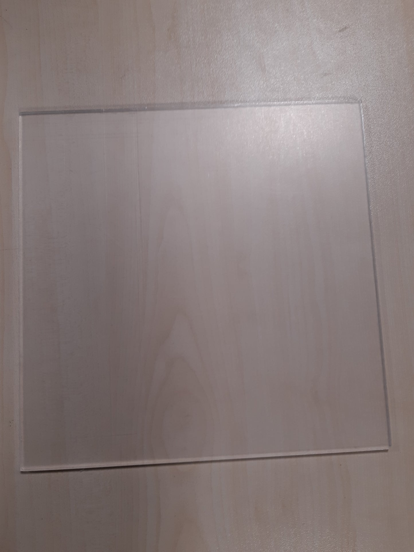 165001 - PLLAKË PLASTIKE TRANSPARENTE E ZGJEDHUR