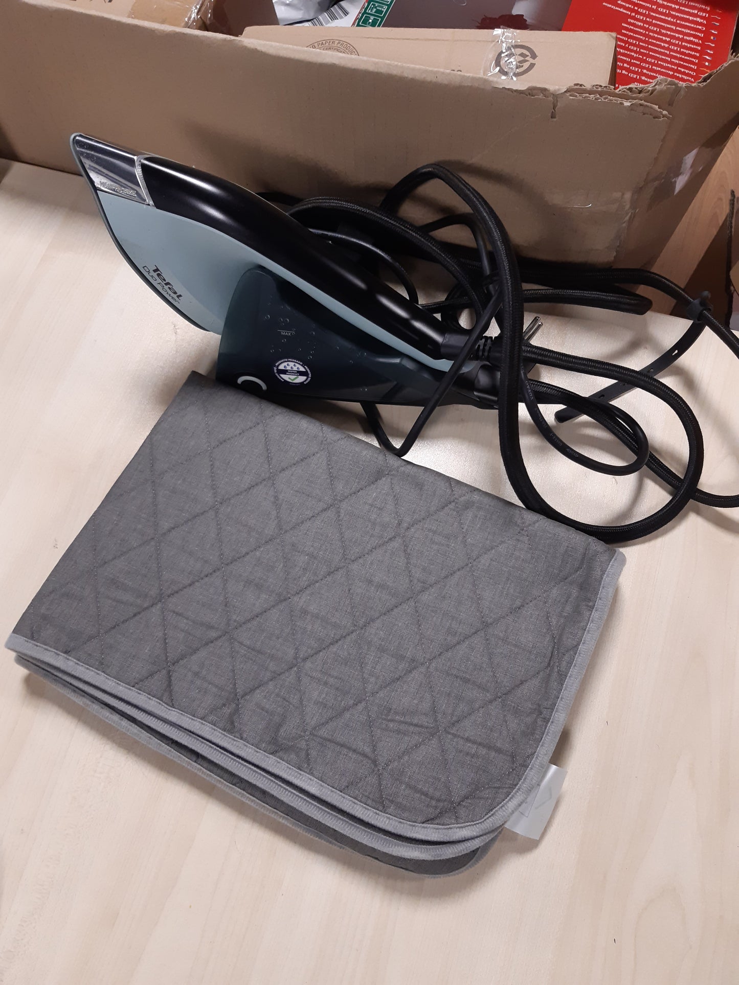 162115 - TEFAL Hekur me Avull 2-në-1 Duo Power JF4031E0, 1700 W, Prodhojë Avulli 25 g/min, Avull Ekstra 100 g/min, Kohë Ngrohje 30-Sekonda, Ngjyrë Eukalipt/E Zezë