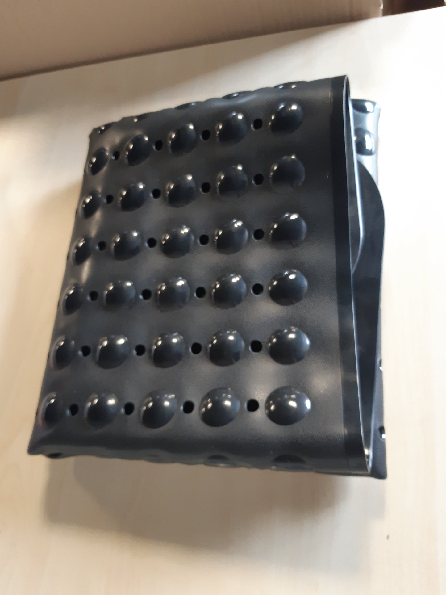 256668 - Lurowo Dysheme dushi Anti-Rrëshqitëse 80x80cm, me gota thithëse për dush ose vaskë, Tabaka dushi katrore e madhe (80 x 80 cm, e zezë)