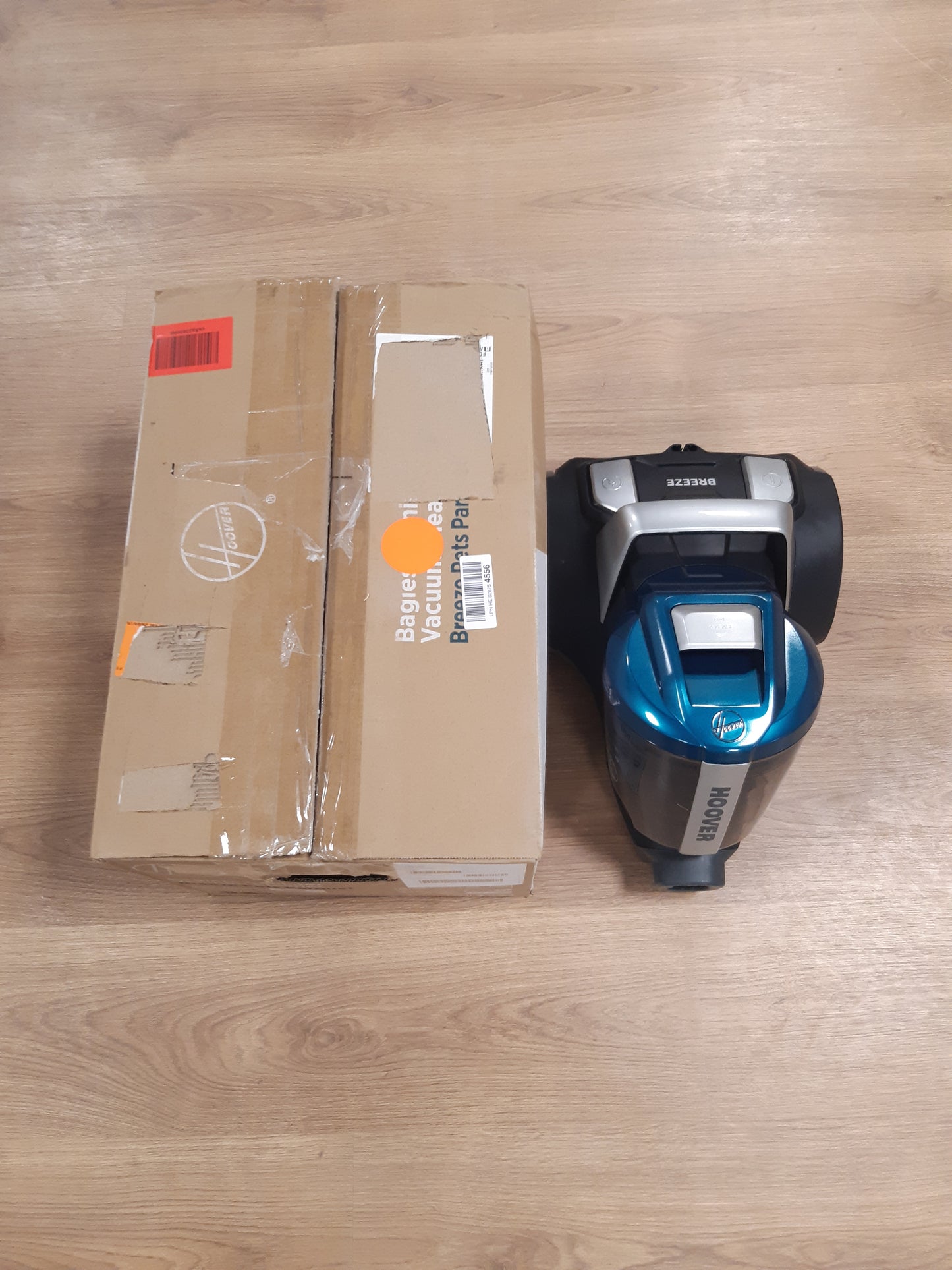 118243 - HOOVER BR71_B30 Fshesë pa Qese, Me Korrent me Cilindër, Fuqi 700W, Kapaciteti i Koshit 2L, Niveli i Zhurmes 78 Decibel, Furçë Mini Turbo, Ngjyrë e Zezë/Jeshile/Gri Tymi