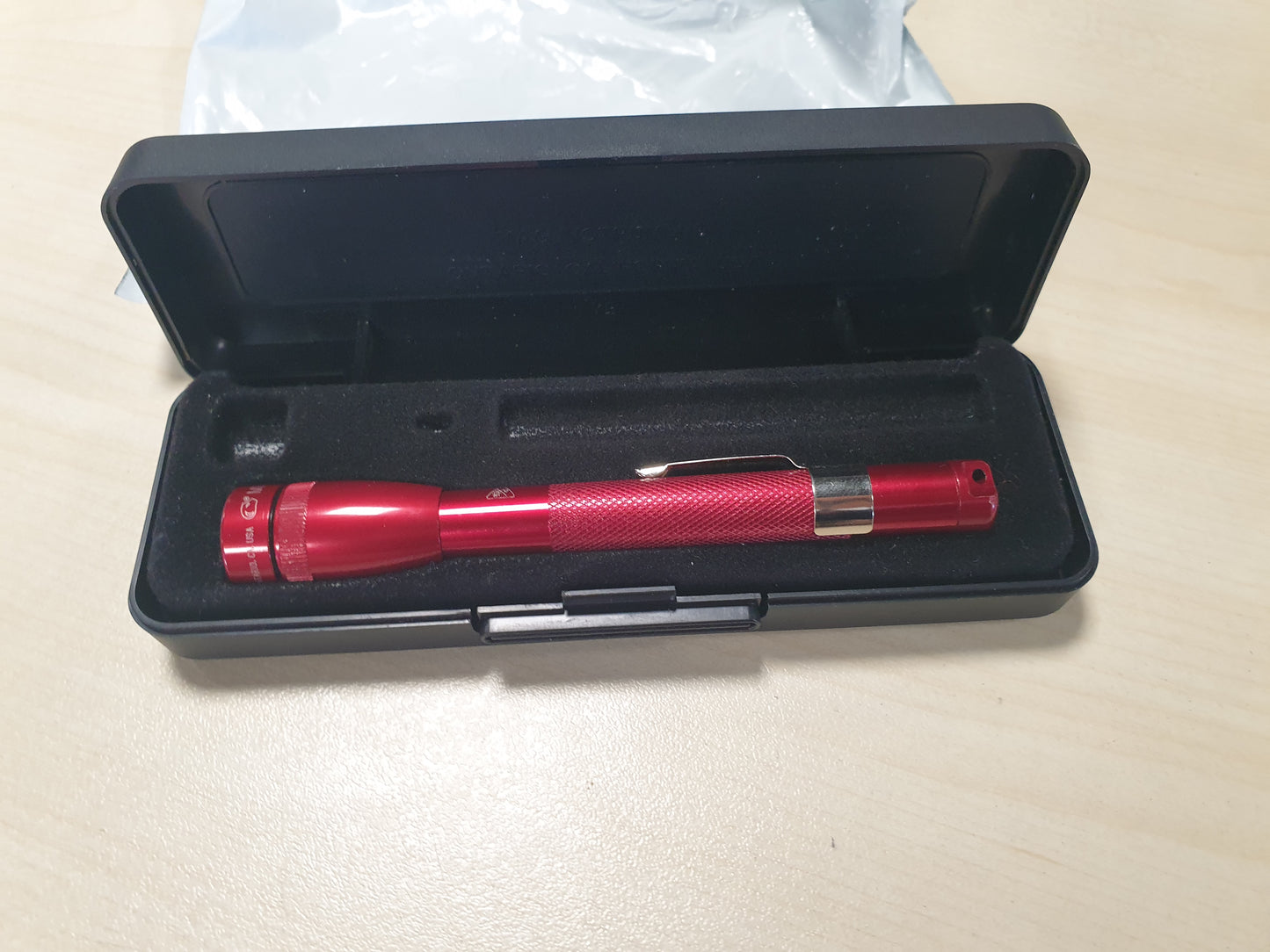 218228 - MAGLITE Fener Unisex P32032, i kuq, një madhësi