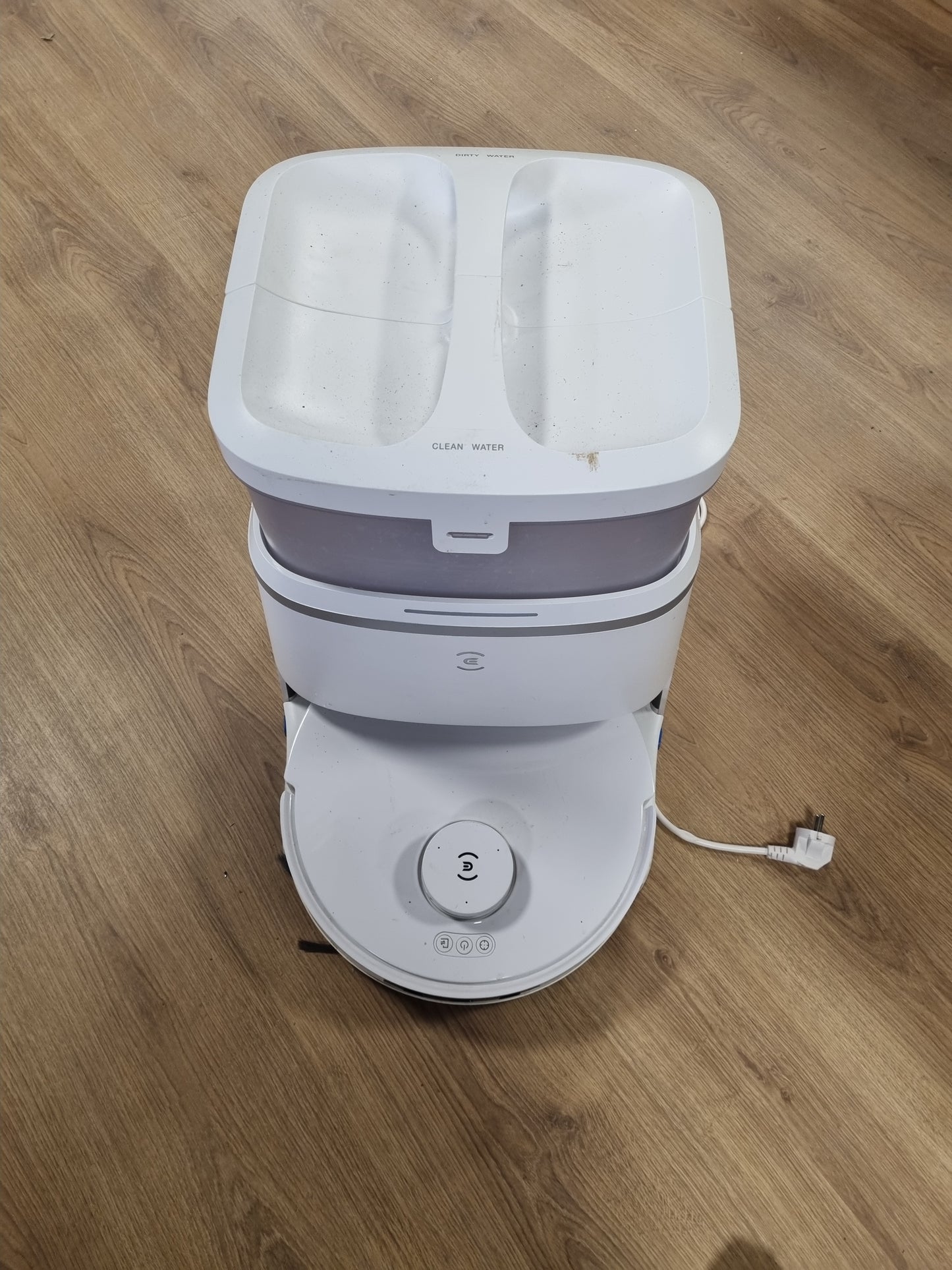 80011 - ECOVACS DEEBOT T30 PRO OMNI Fshesë Robotike me Sistemin Automatik të Vetëpastrimit, Pastrim Adaptiv i Skejeve TruEdge, Furçë Kundër Ngatërresave, Fuqi Thithjes 11000 PA, Larje me Ujë të Nxehtë 70℃