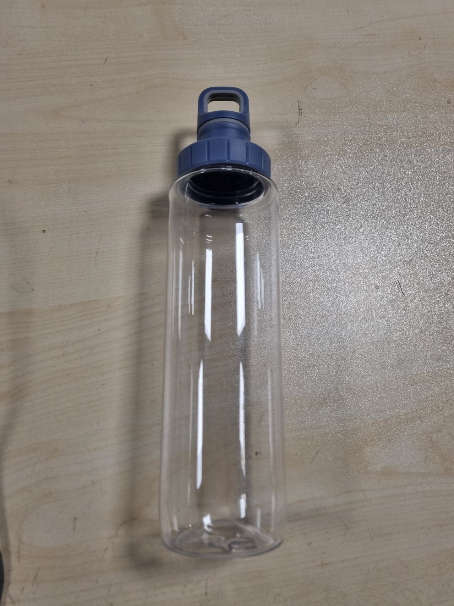241676 - Emsa Shishe Uji Drink2Go Eco, 0.7 litra, e ripërdorshme, e papërshkueshme nga rrjedhjet, e certifikuar nga ISCC Tritan Renew, Eko-Dizajn, Kapak me vidë, e sigurt për lavastovilje, Blu, N3033500