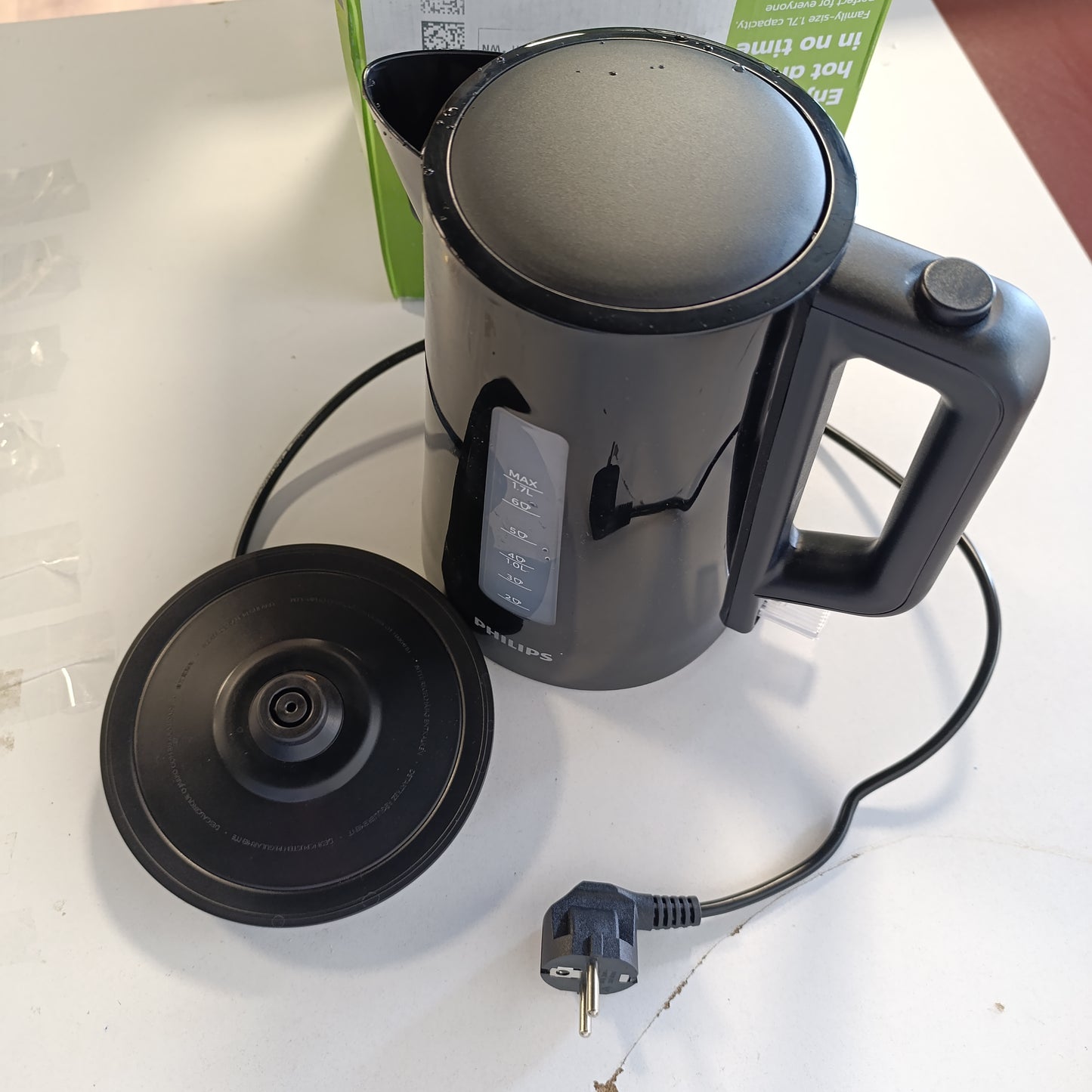 162666 - PHILIPS Seria 3000, Çajnik i Zi, Kapacitet 1.7L, Element Ngrohës i Sheshtë, Dritë Treguese LED, Mbushja e Lehtë, Tregues i Filxhanit (HD9318/20)
