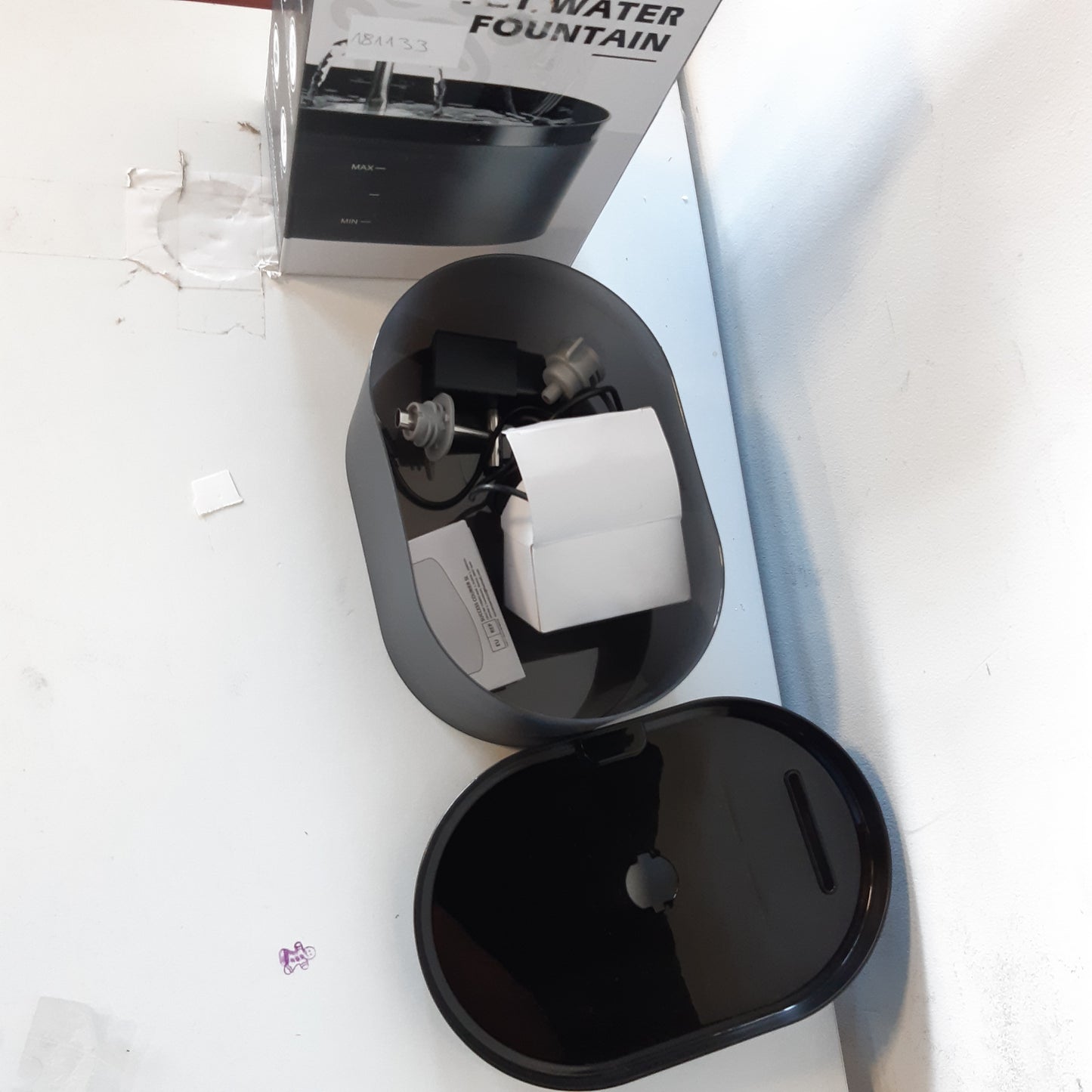 181133 - PETKIT Shatërvan Automatik për Ujë Mace, Kapaciteti 2.2L, i Përshtatshëm për Qen dhe Kafshë të Ndryshme, me Dritë LED dhe Super i Qetë