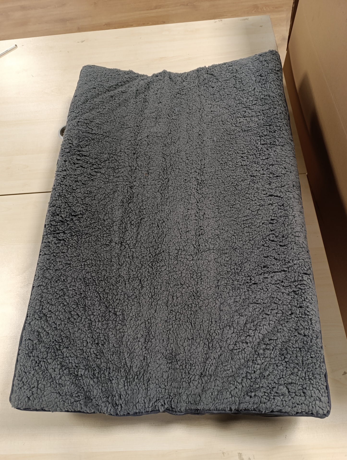 256407 - EHEYCIGA Shportë Ortopedike XL për Qen, Mbulesë e Lëvizshme, Shtrat i Larëshëm, Dyshek i Trashë, Gri, 104x69x9cm