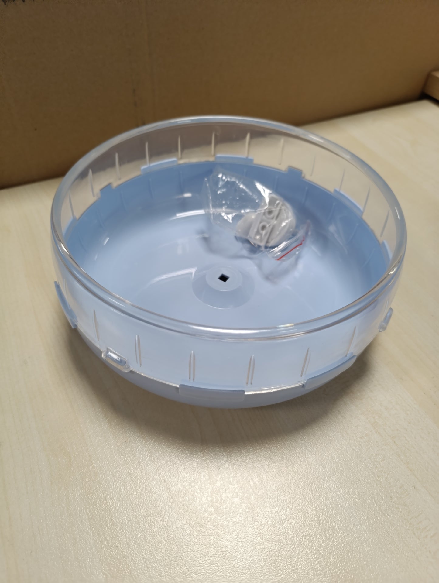 256518 - KERBL Rrotë Ushtrimesh për Hamsterë, ø 20 cm, Plastikë, E Bardhë/Blu, E Vetëvendosur